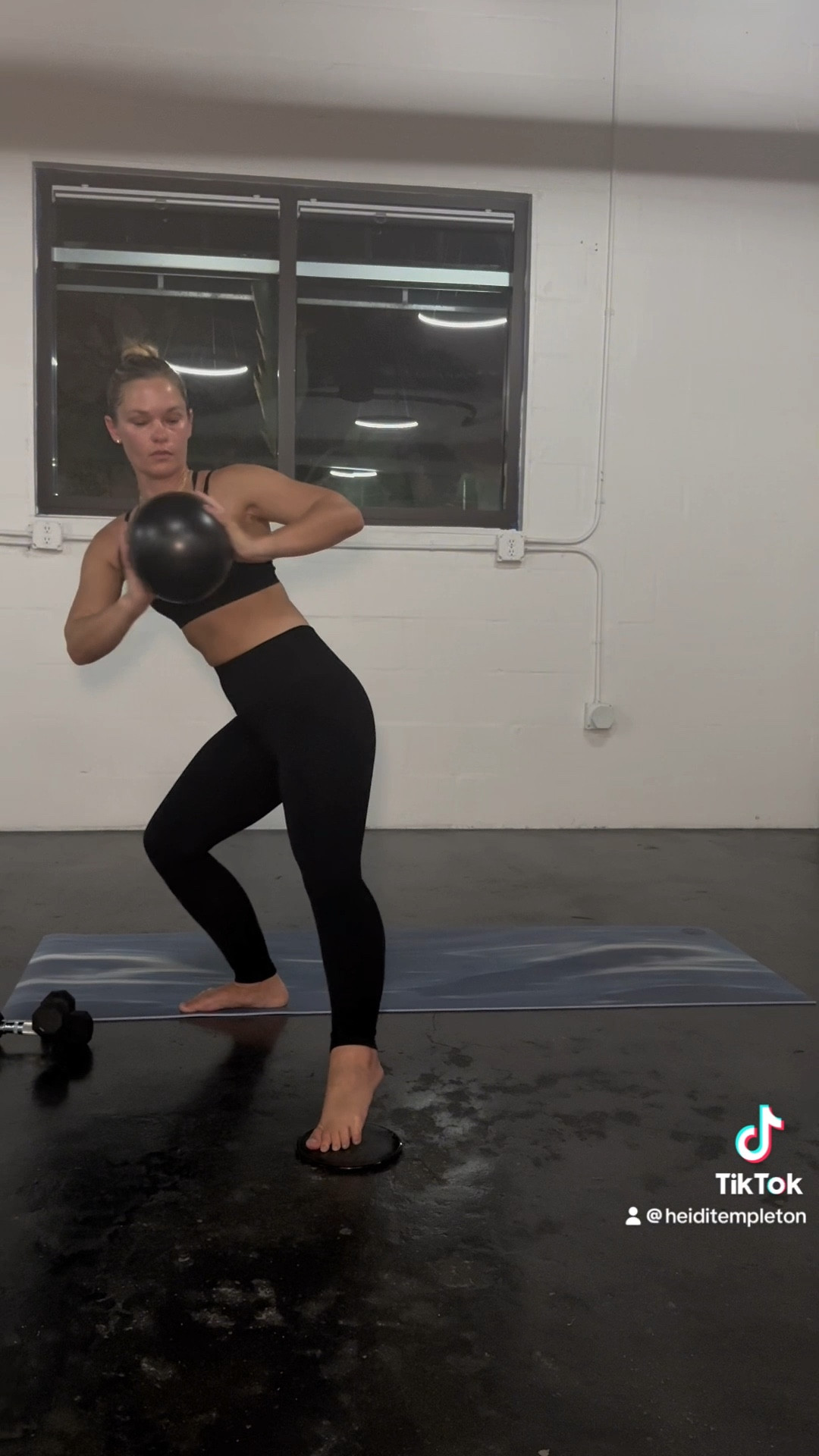 Feeling cute, might regret sliders later….

#LTKActive #LTKfitness