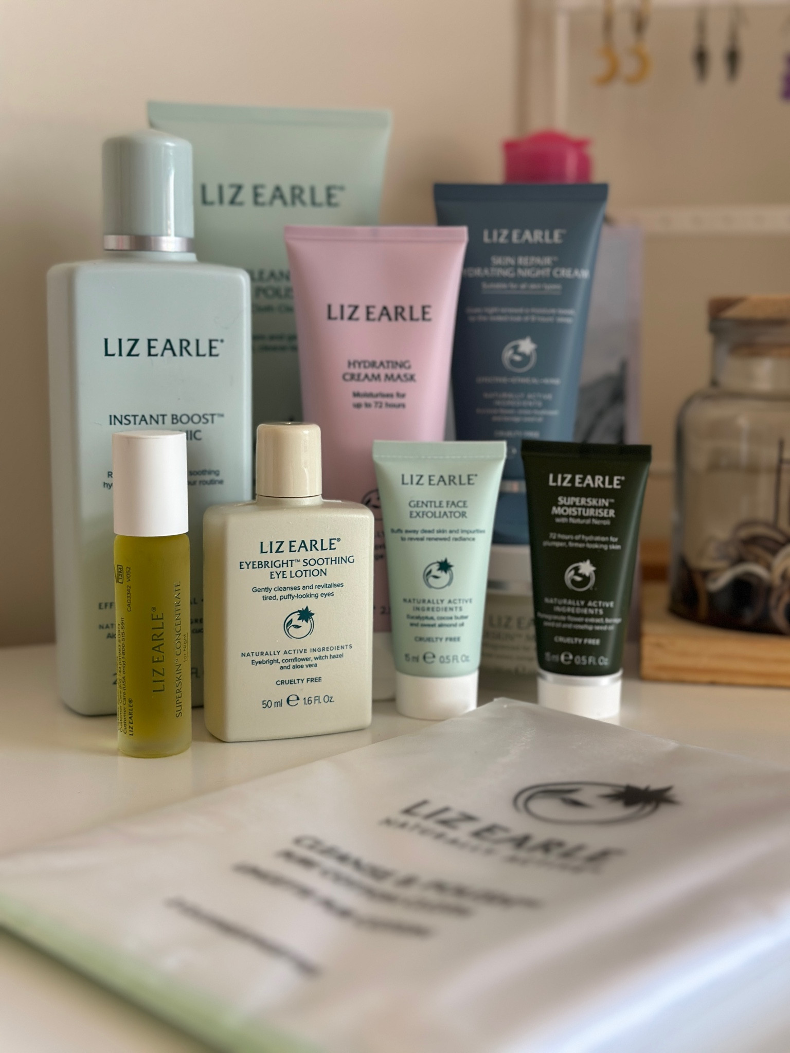 Liz earle skincare 🫧☁️
Currently doing bundles and ££ off so worth stocking up asap💌
#Lizearle

#LTKbeauty #LTKFind #LTKSale