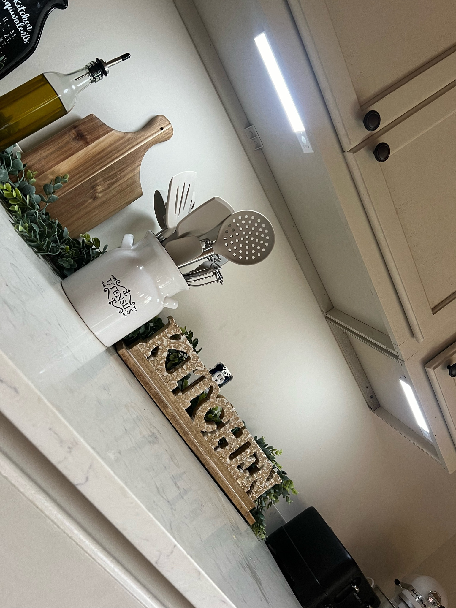 Motion sensor lights 🖤