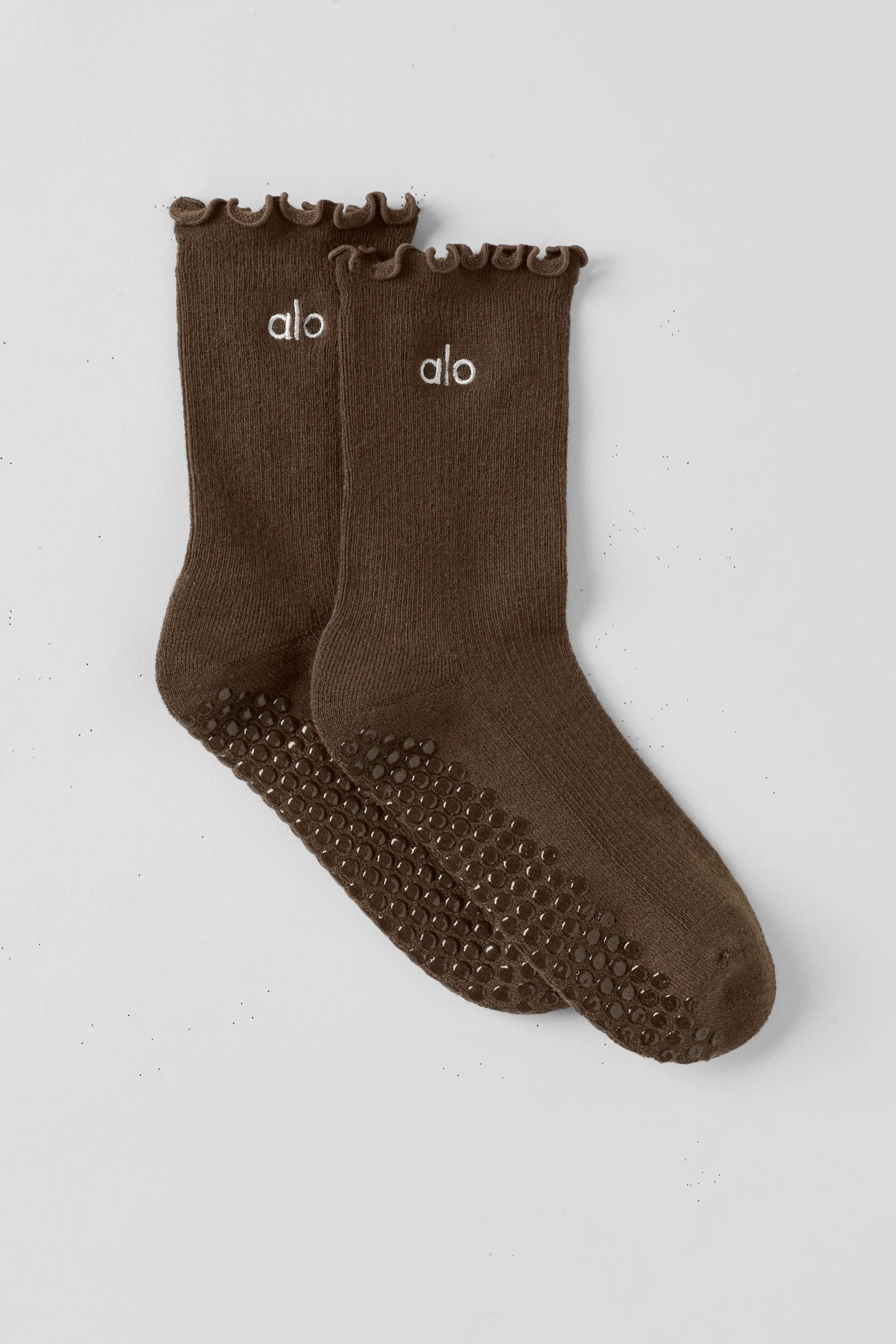 ALO | Lettuce Edge Grip Socks in Espresso, Size: Small/Medium | Alo Yoga