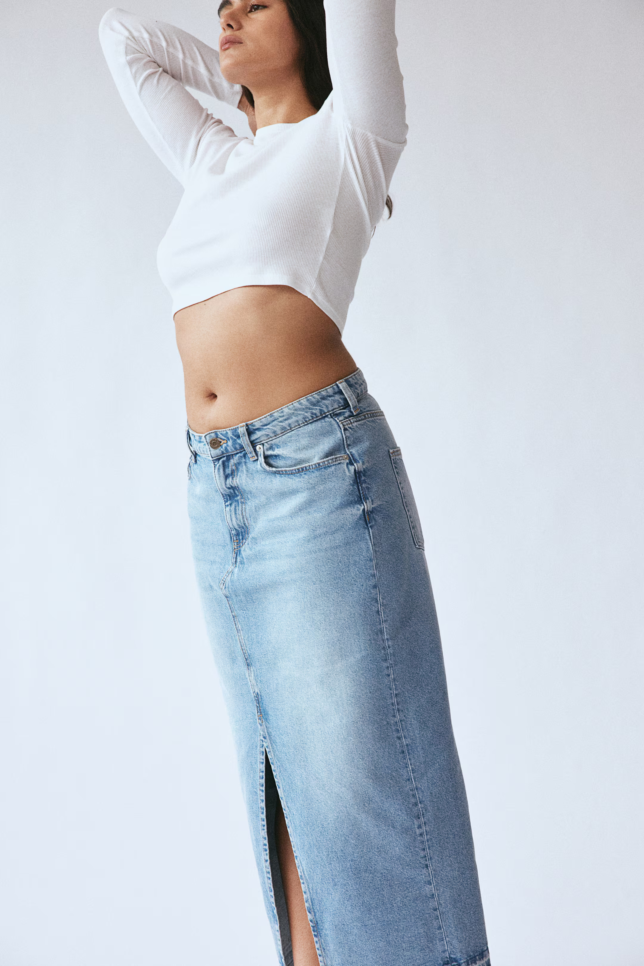 Denim skirt - Light denim blue - Ladies | H&M GB | H&M (UK, MY, IN, SG, PH, TW, HK)
