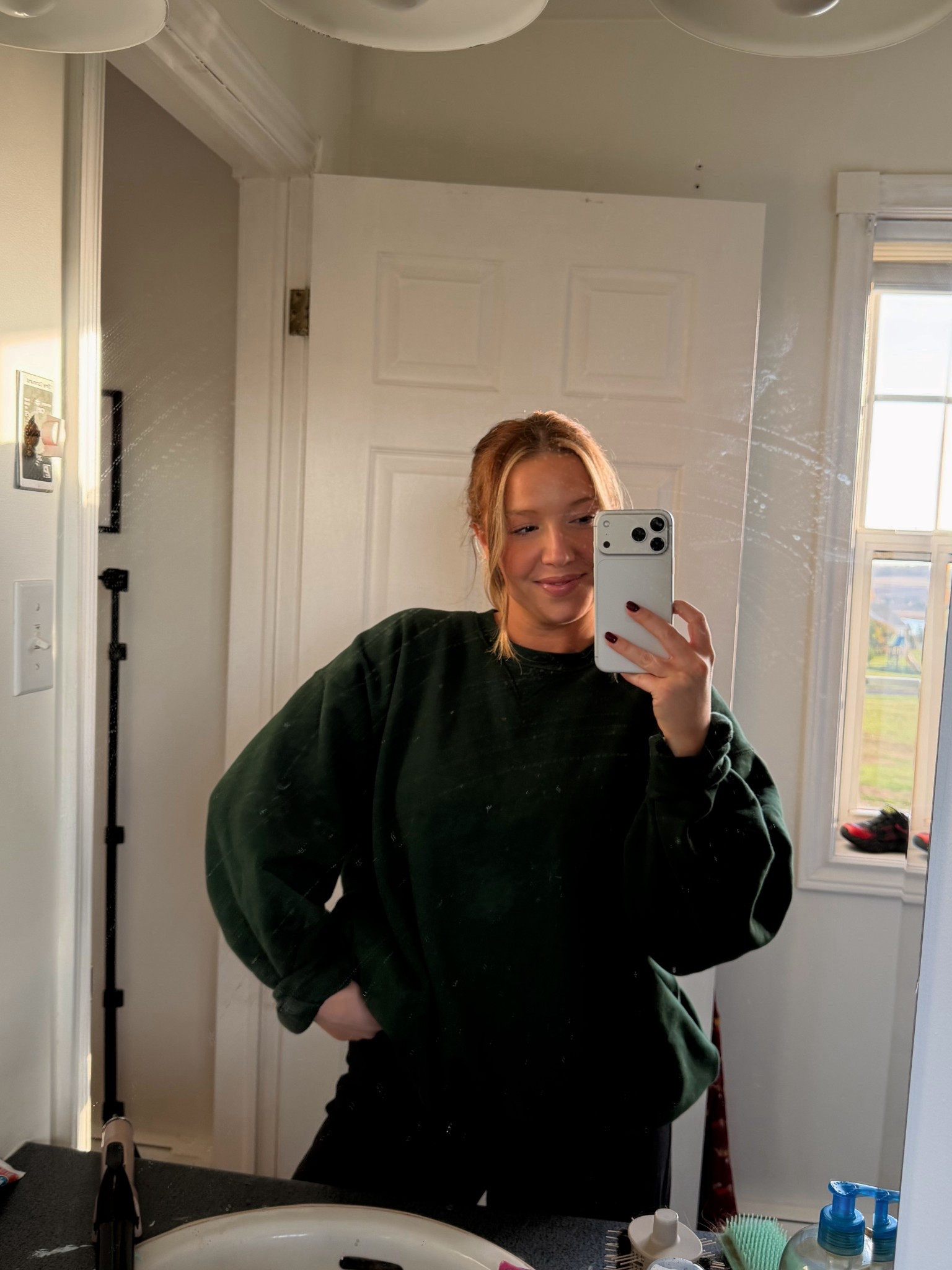 This sweater is perfectly oversized and soo cozy! I wear med!

#LTKfall #LTKwinter #LTKcanada