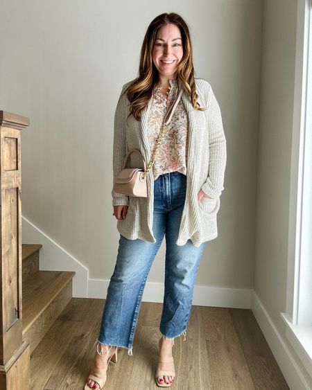 Spring Casual Friday Workwear Outfit

25% off when you purchase all ten using code RYANNE25

Fit tips: cardigan tts, L // size down if in-between, L // jeans tts 12 // sandals tts

Gibsonlook core capsule  core wardrobe  cardigan  everyday fashion  jeans  denim  spring casual workwear outfit  everyday fashion 


#LTKmidsize #LTKover40 #LTKworkwear