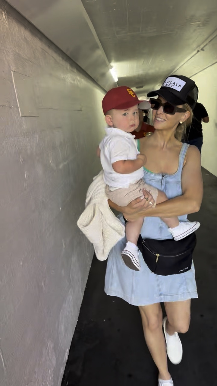 Walking into the weekend with my favorite Nuna sling bag which has been my go-to! I always have this around my waist (packed with the essentials I may need quickly!)  when we’re out and about. 

#LTKFamily #LTKItBag #LTKSeasonal