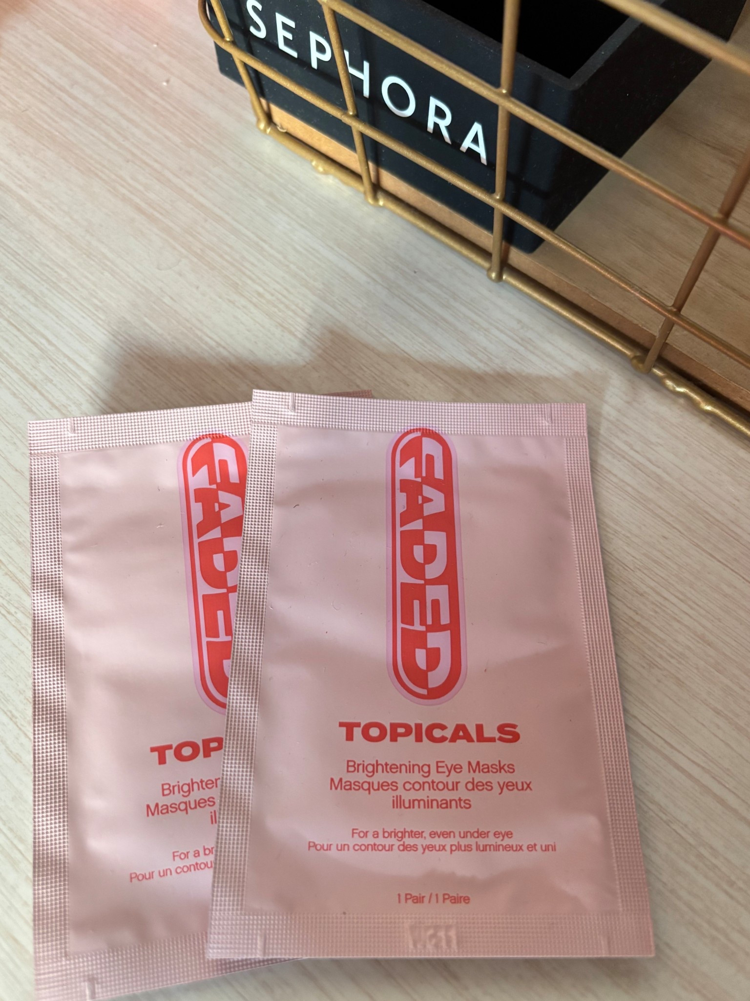 On my way to NYC for a day of shopping and I can’t forget these Topicals brightening eye masks—they’re a beauty staple for me. Perfect for looking more refreshed and awake without doing too much. Linking them here, along with a few of my other favorites from Topicals.

#LTKBeauty #LTKgrwm #LTKTravel