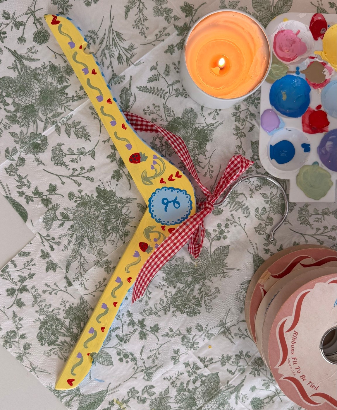 DIY idea: paint a hanger 