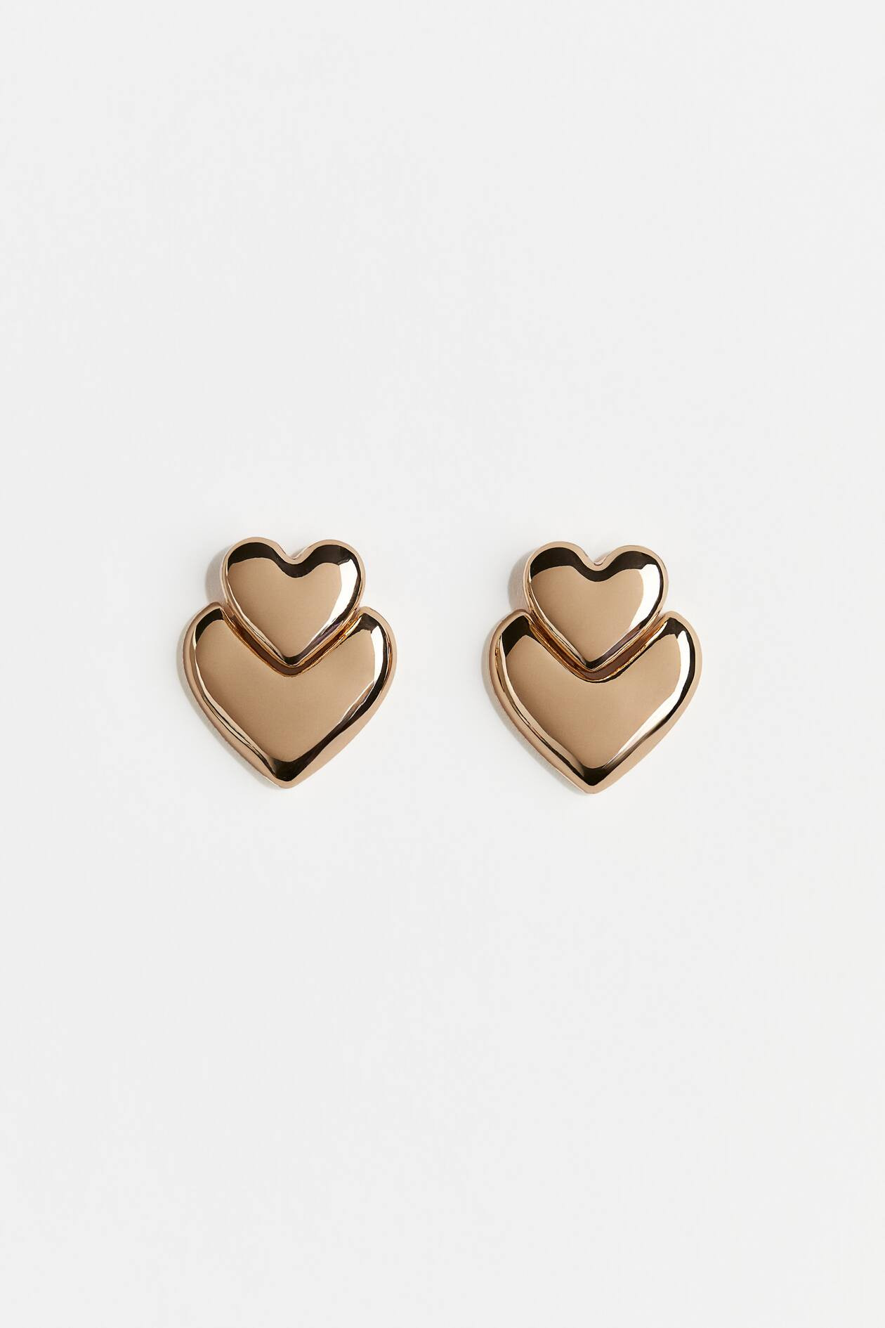 Heart-shaped earrings | H&M (UK, MY, IN, SG, PH, TW, HK)