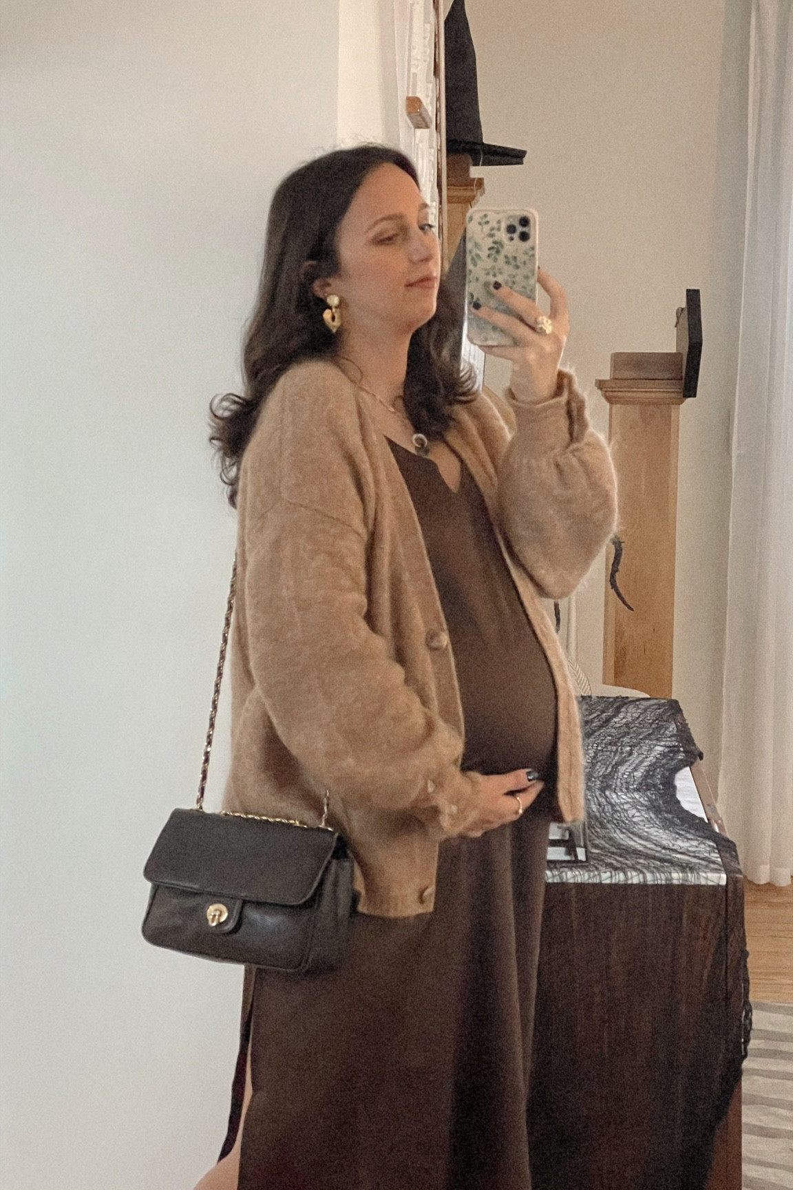 Brown amazon the drop slip dress camel sezane cardigan

Pregnancy style, maternity style, fall style, fall outfit, fall pregnancy style 

#LTKstyletip #LTKbump #LTKunder100