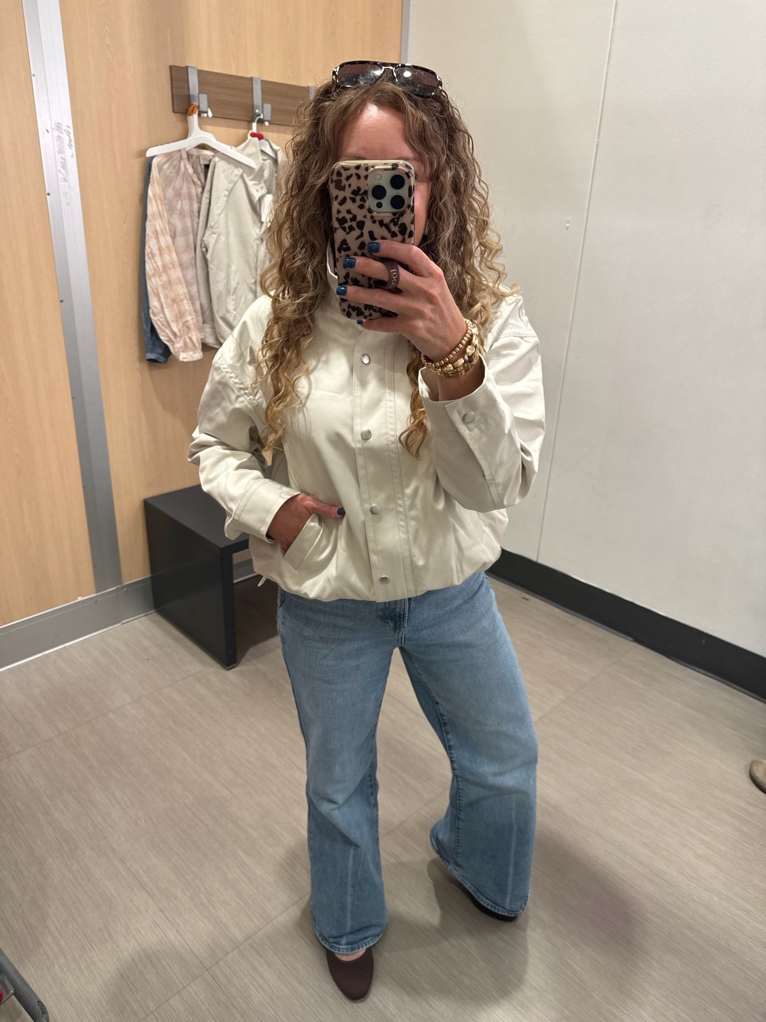 Loving this casual look for fall! Perfect for everyday wear. ✨ 

Jacket- small
Jeans- size 6, short (tts)
Shoes- size 8, tts