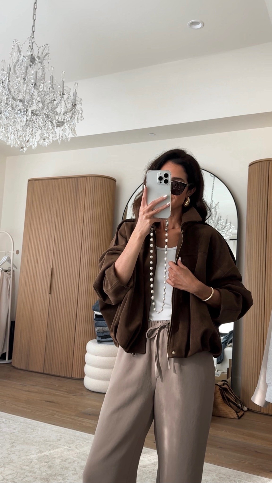 Restyling this viral Zara jacket with the viral Zara pants! I’m just shy of 5-7” wearing the size medium jacket and small pants in the color Nomad Taupe. #stylinbyaylin #aylin #zara #aritzia @Aritzia @Zara 

#LTKootd #LTKgrwm #LTKSeasonal