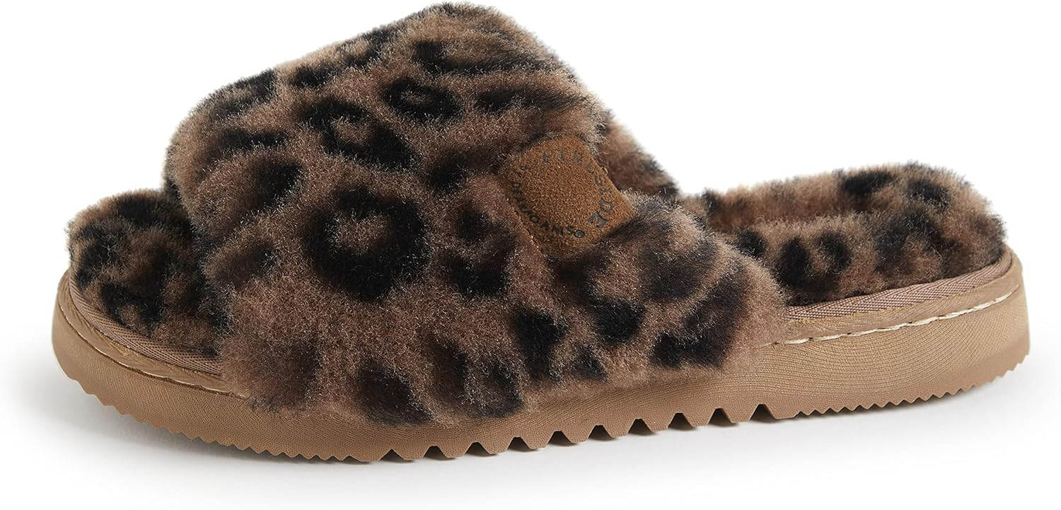 Dearfoams Women's Fireside Cairns Shearling Easy on/Off Slide Sandal Slipper | Amazon (US)