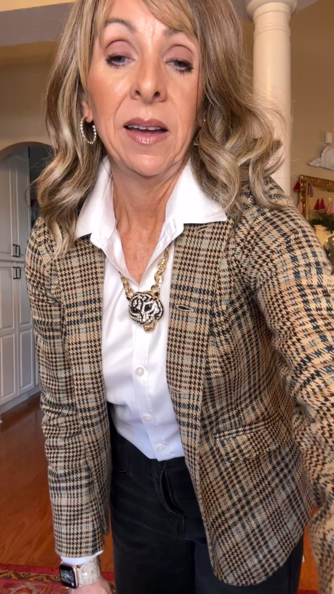 ✨ The ultimate money outfit ✨
Blazer + crisp white shirt + wide-leg denim = polished, timeless, and effortless. This combo never fails when I want to look elevated (without overthinking it). Linking all the pieces — including similar options at different price points — so you can recreate the look too 🤎

#LTKgrwm #LTKOver40