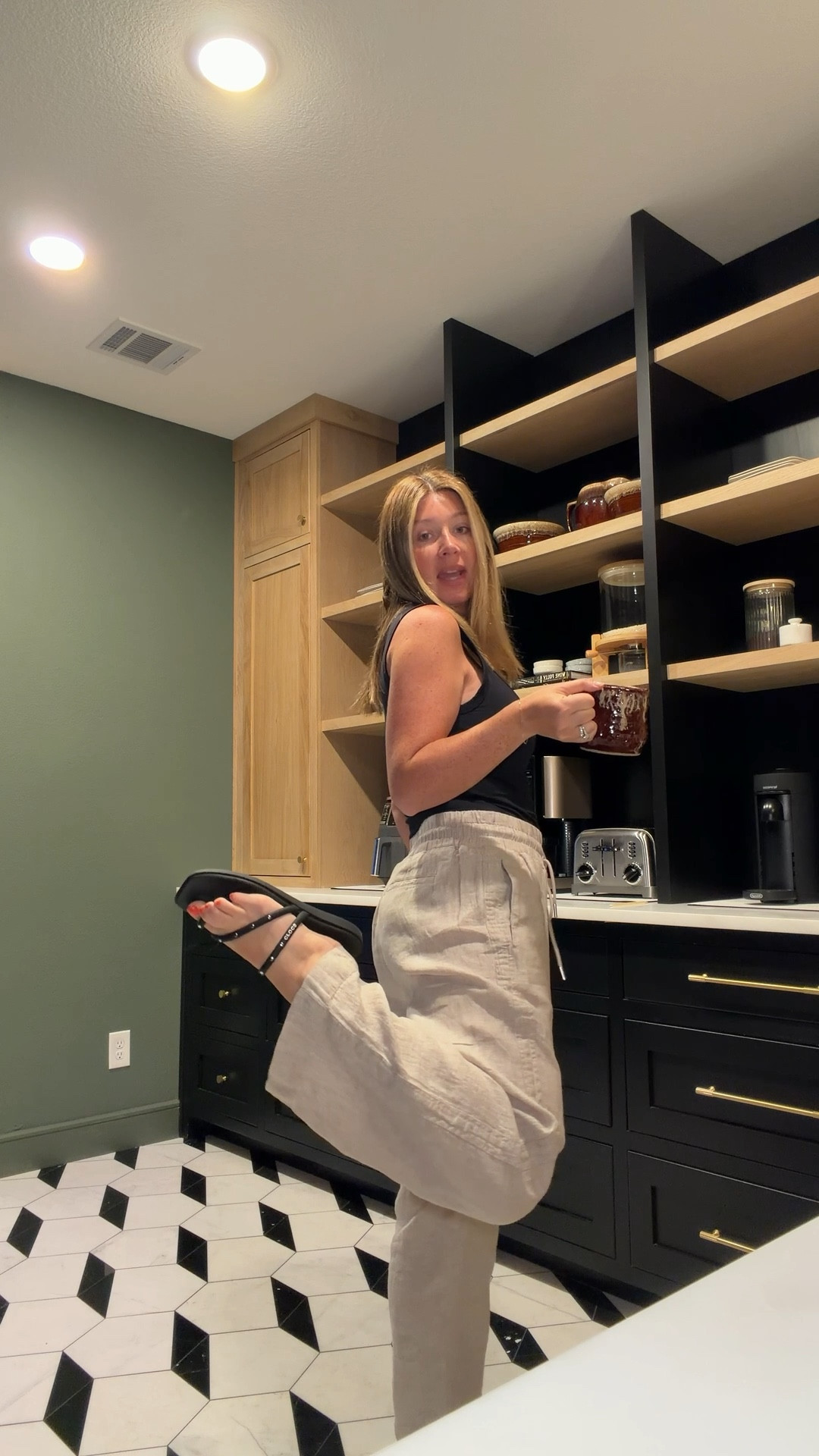 Today’s school drop off outfit of the day was super easy to throw on and very comfy but still looks put together. Linen pants are 100% linen from @Quince and I’m wearing a medium (30” length I believe). Tank is also a medium. Shoes run true to size but don’t have half sizes. 

Sizing: 5’7 • 143lbs • 34DDD

#LTKmorningroutine #LTKmomlife #LTKootd