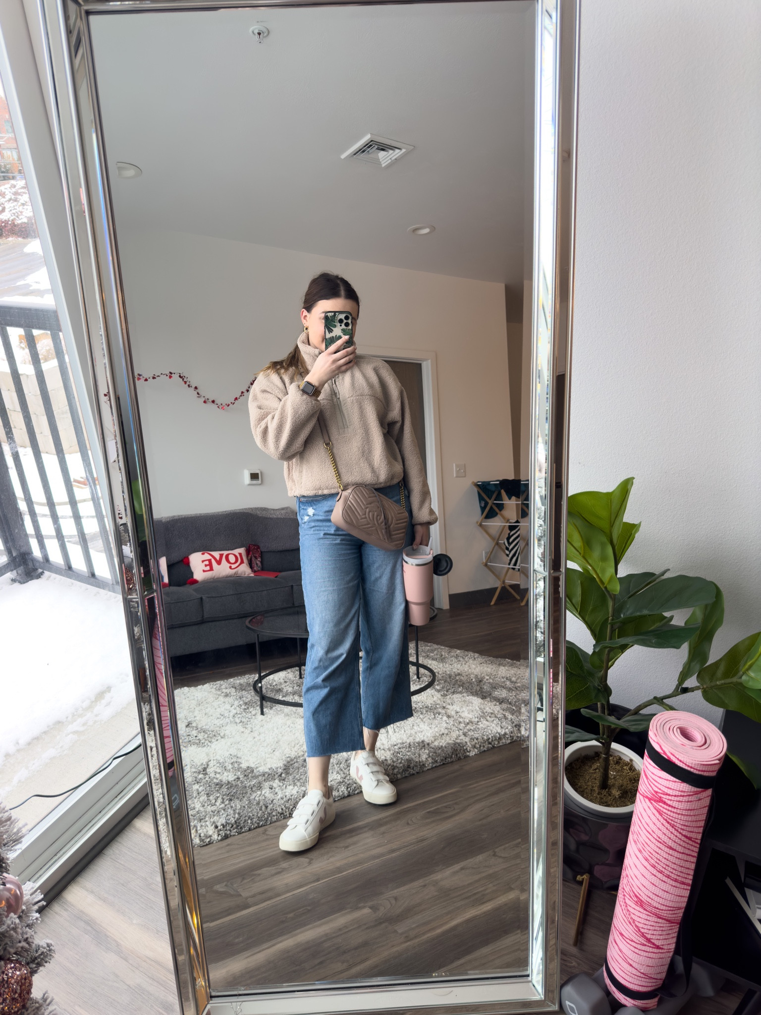 Casual errand outfit featuring a Sherpa sweatshirt and white sneakers!

I’m wearing a M sweatshirt, size 31 jeans and size 9 sneakers

#LTKunder100 #LTKshoecrush #LTKstyletip