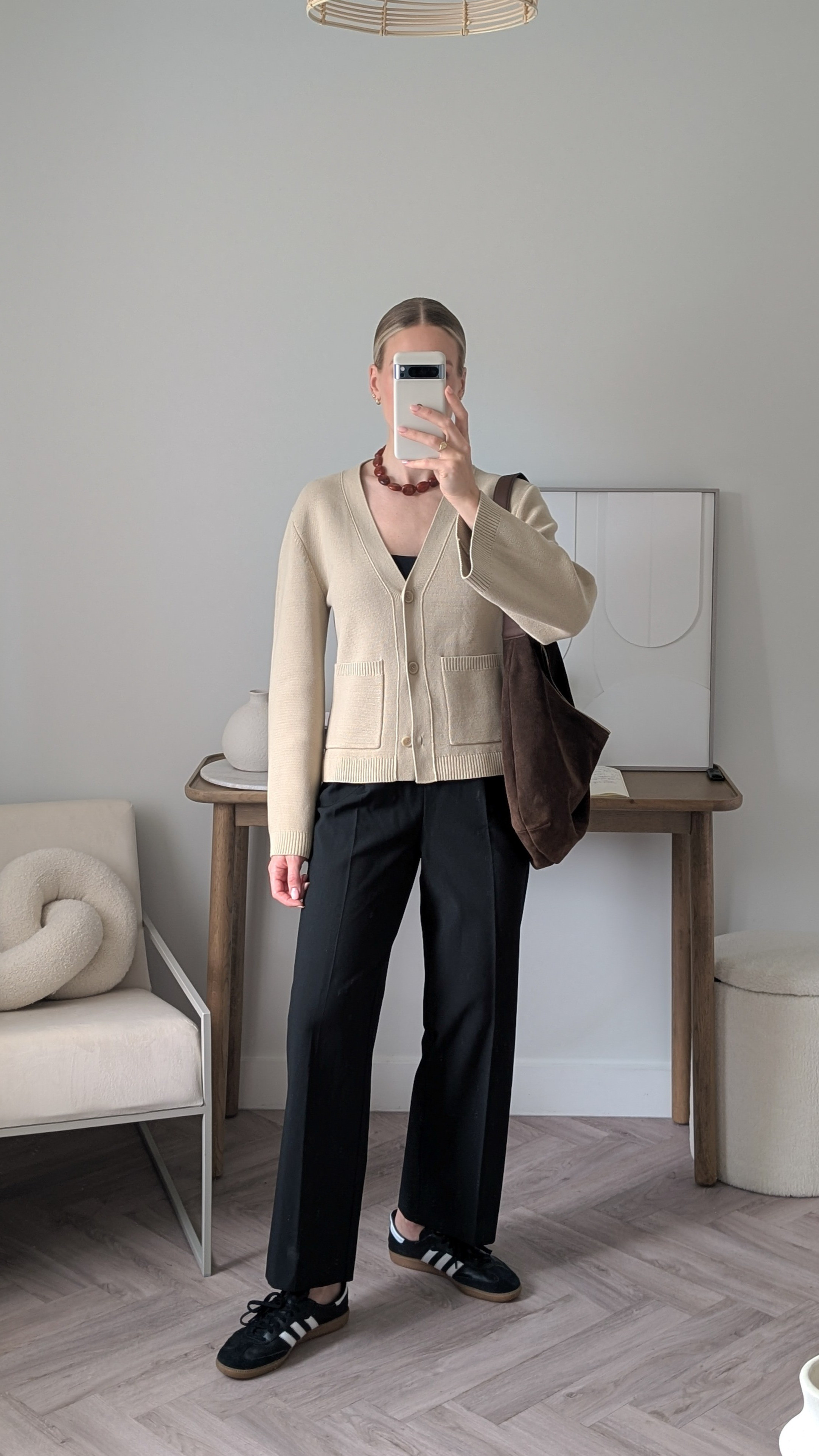 Minimal cardigan outfit to transition from summer to autumn - everyday casual trainers outfit 

#LTKeurope #LTKuk #LTKautumn