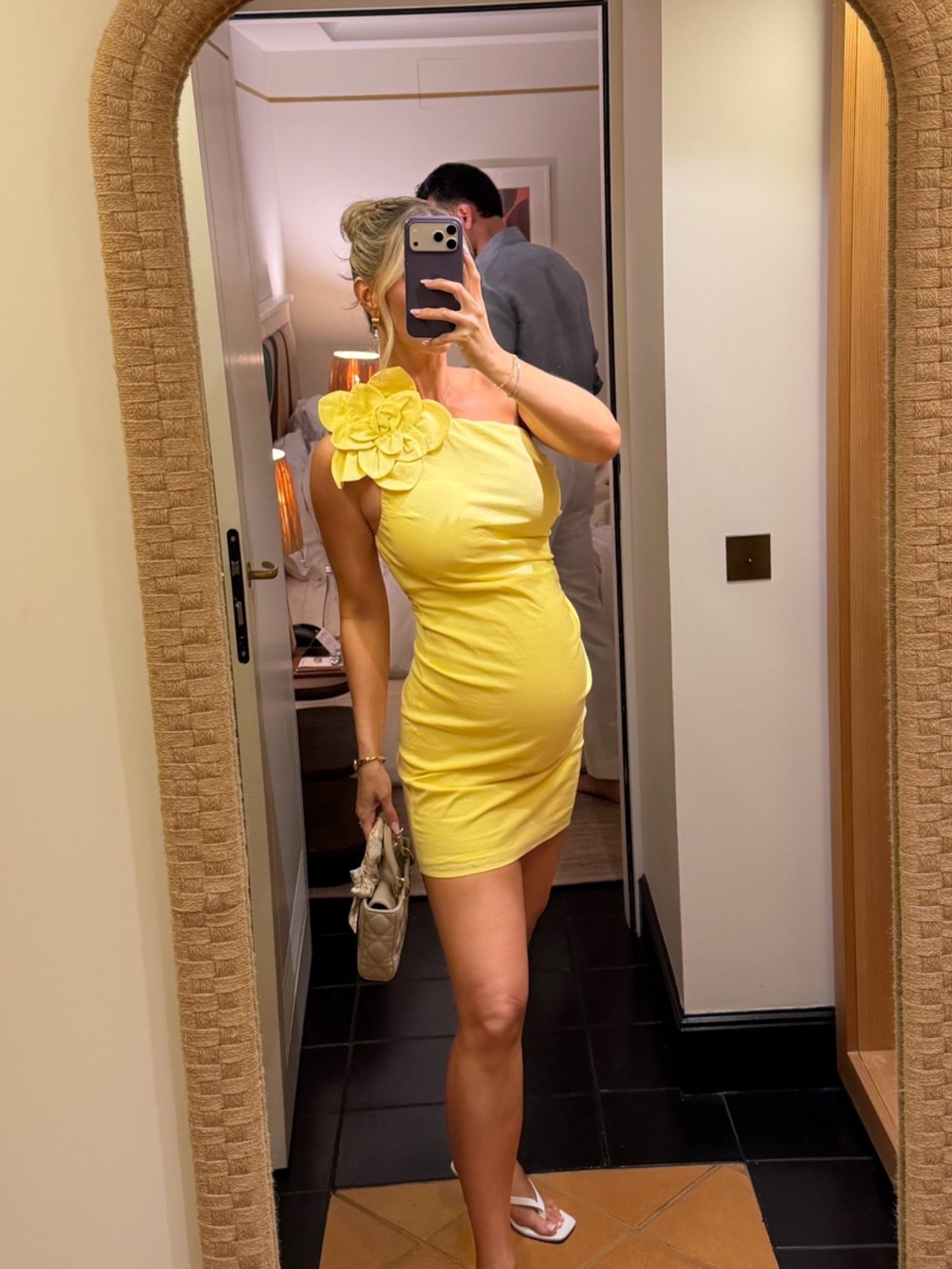 Did a size M for the bump but it runs true to size! Pre pregnancy would have done a S
