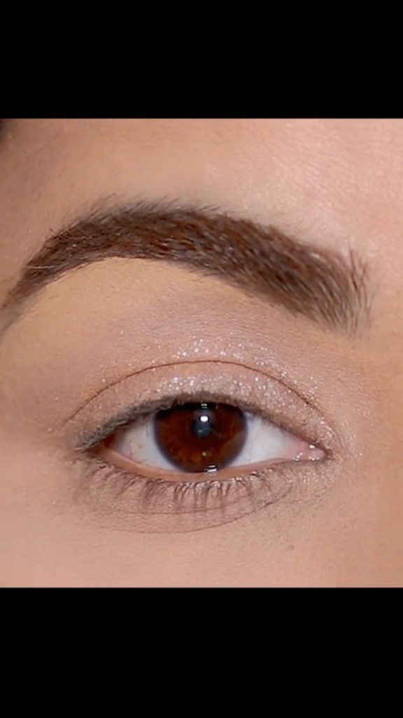 Stop glitter creasing in your fine lines and folds with these tips! Perfect look for the holidays.

#LTKbeauty #LTKHoliday #LTKfindsunder100