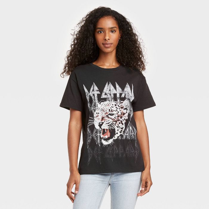 Women's Def Leppard Animal Print Short Sleeve Graphic T-Shirt - Black | Target