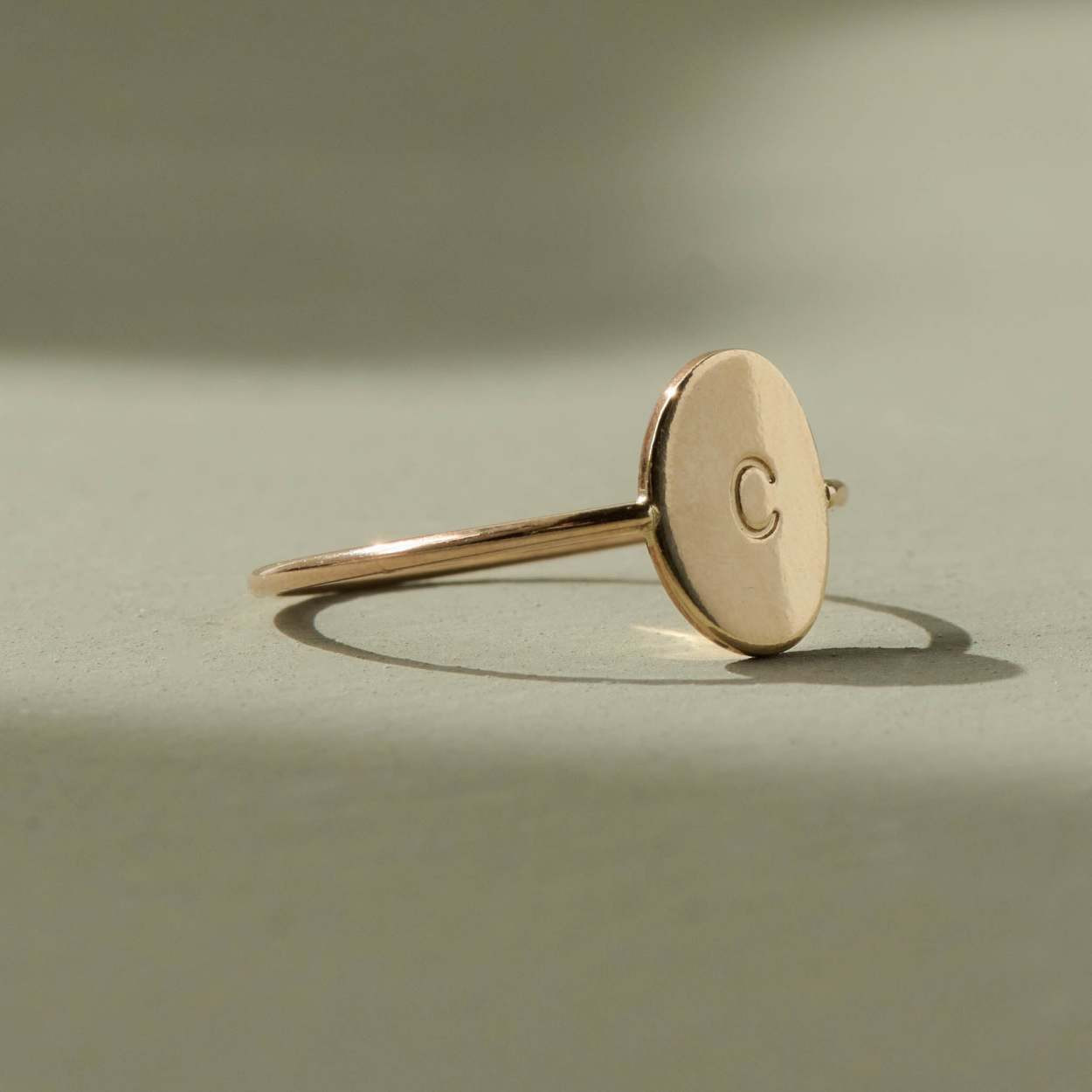 Initial Ring | Magnolia