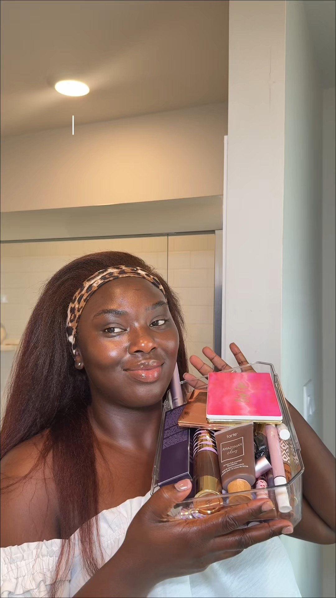 Full face of Tarte cosmetics and I am glowing!! I had to share this dewy makeup with y’all if you’re looking for something new ! Clean and natural! I love it 