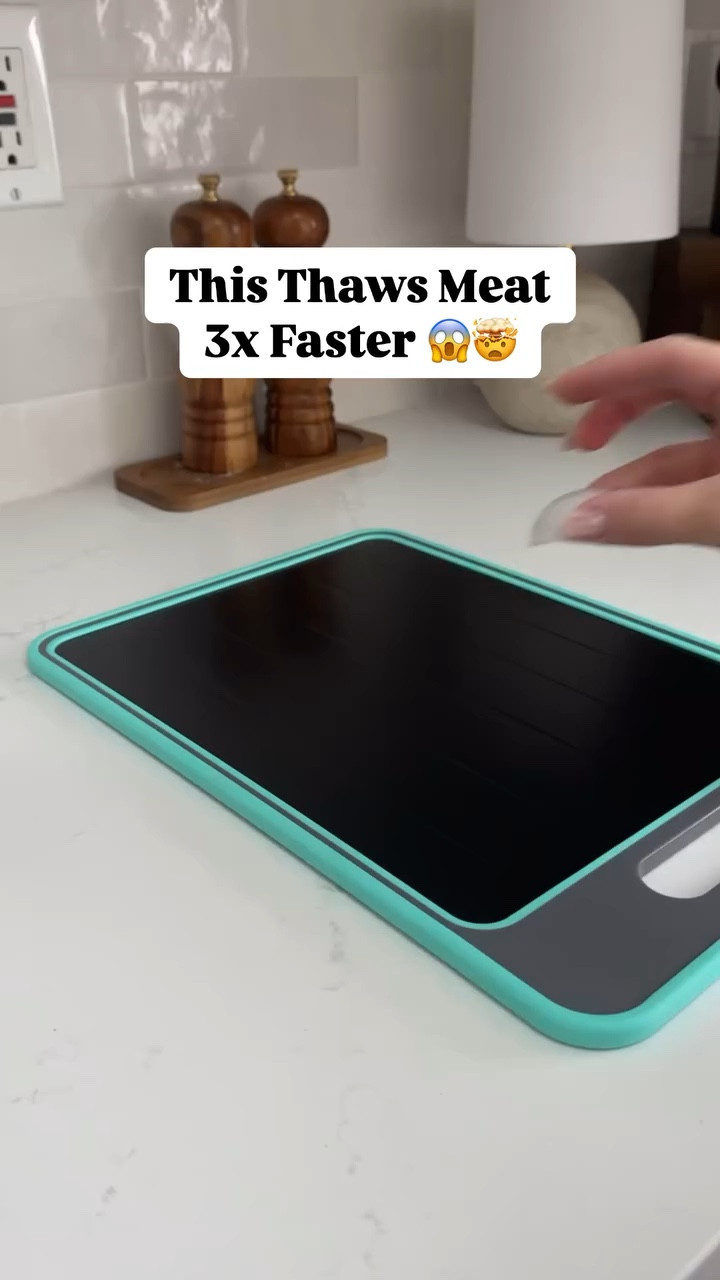 I found the COOLEST 4-in-1 thawing mat on Amazon! 🤯 It thaws meat up to 3 times faster, has 4 features, AND is dishwasher safe 😱 

Kitchen Gadget | Kitchen Finds | Thawing Mat | Defrosting Tray

Come Stay Awhile, Amanda Vernaci

#LTKHome
