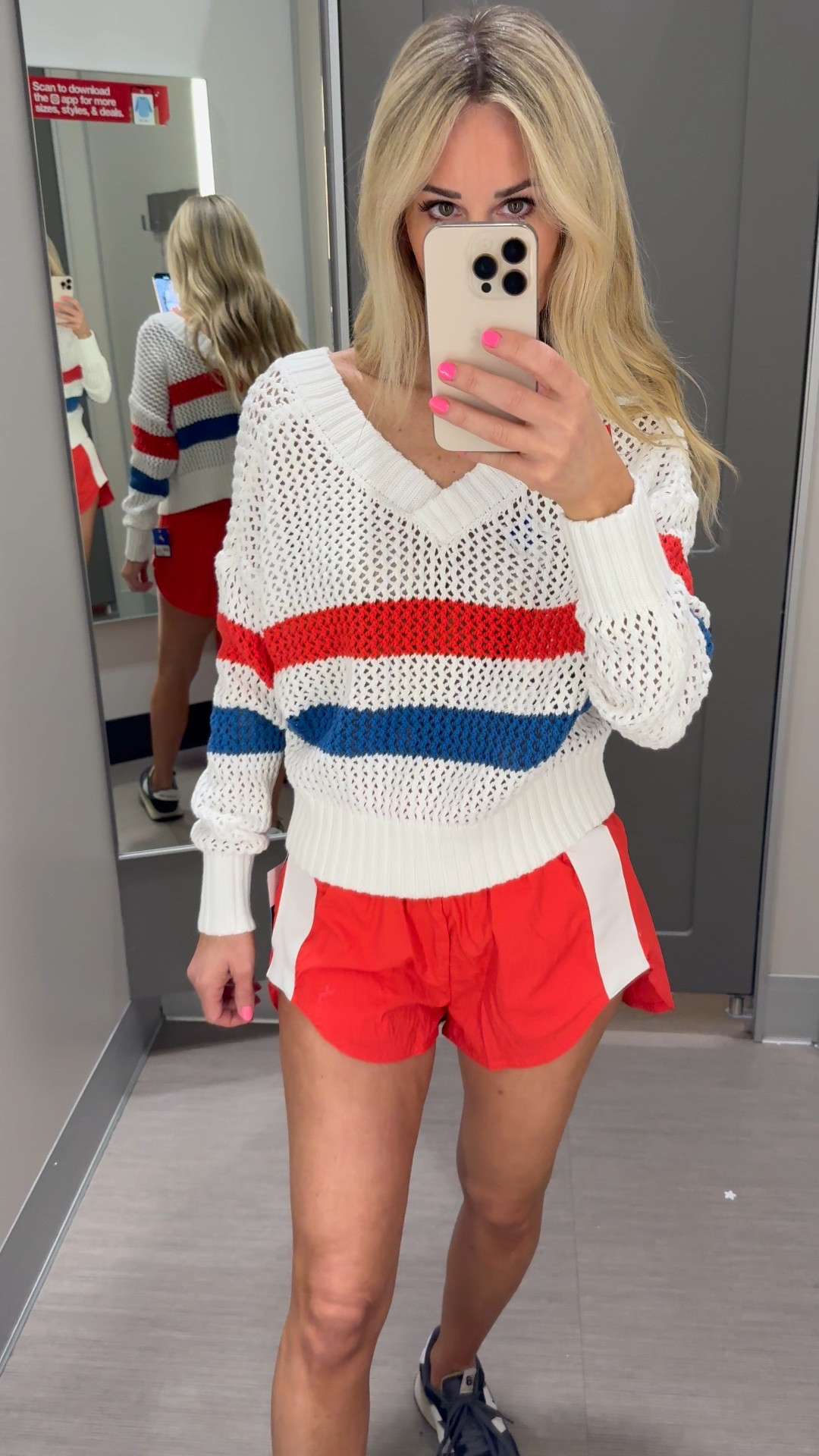 How cute is this sweater?? 🇺🇸