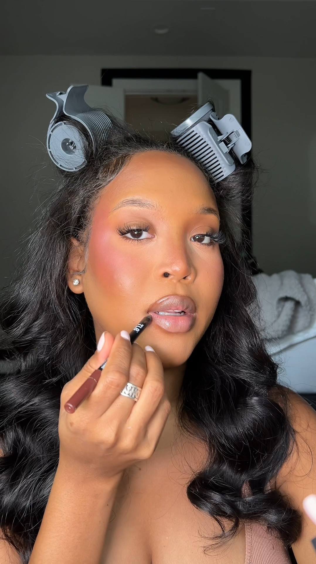 Date night makeup routine 😍 

Added some new products to my routine. All other products are already linked in my glam collection ✨ 

#LTKVideo #LTKFamily #LTKStyleTip