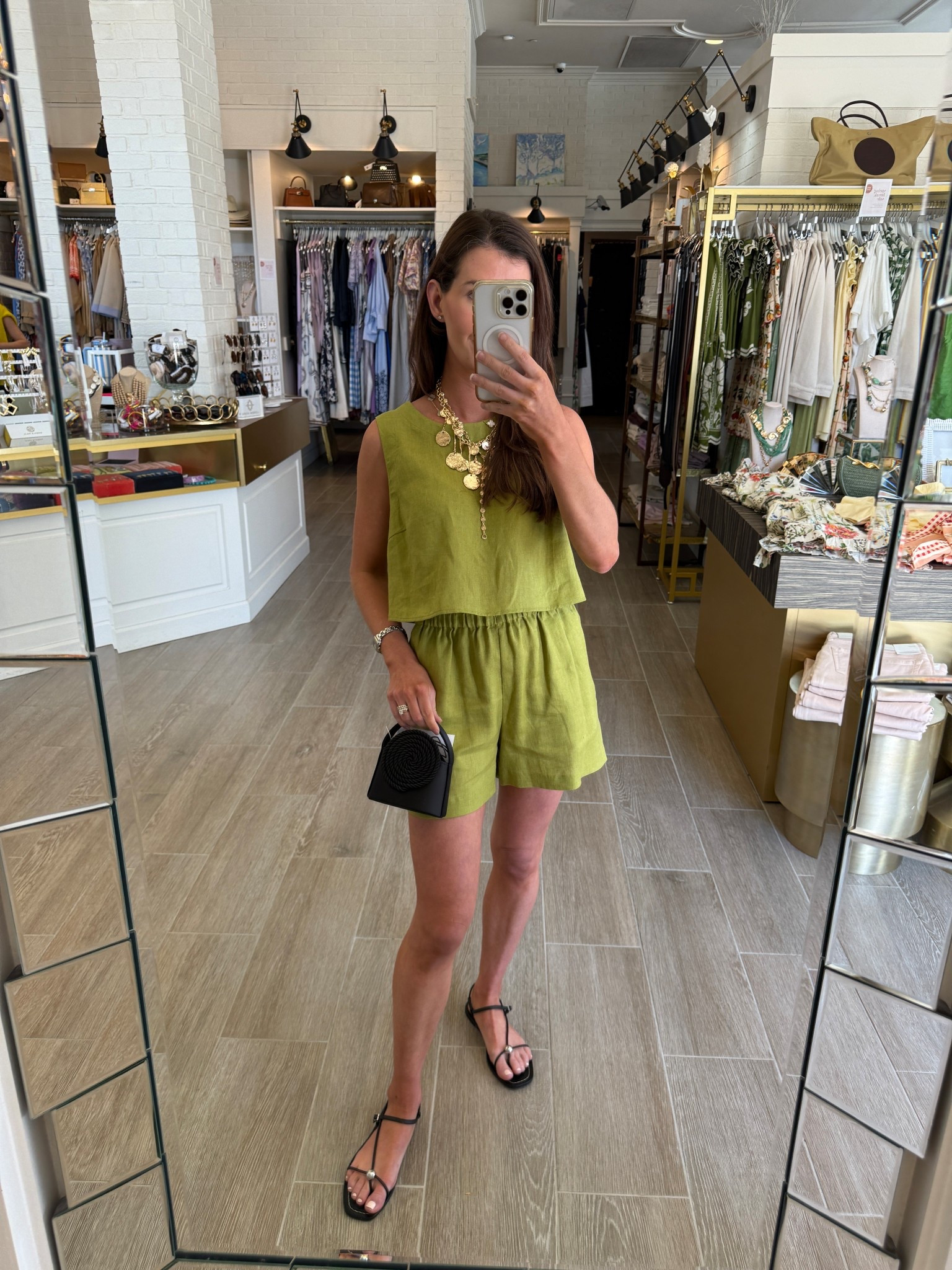 Size small top and XS bottom 💚