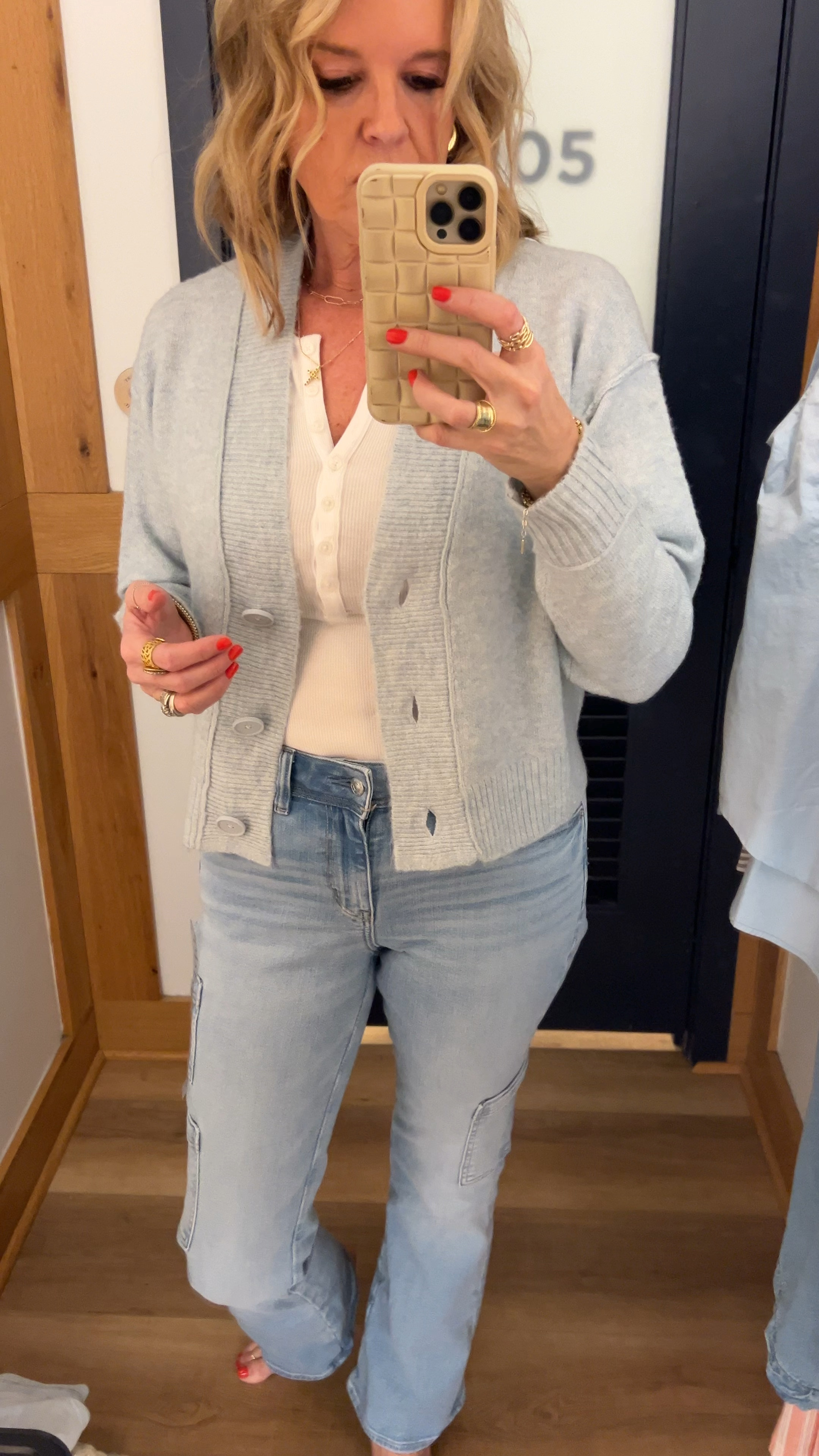  Sale
American Eagle sale 

Kick Boot Cargo Jeans- The cutest slim Cargo light denim jeans. Perfect for Spring

Henley bodysuit 

Cardigann

#LTKsalealert #LTKSpringSale #LTKstyletip
