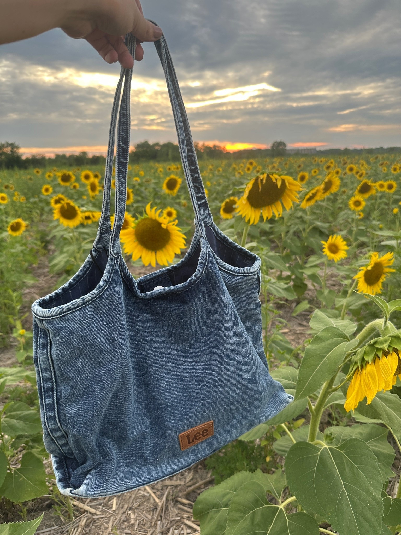 cutest jean denim bag 👖💙

#LTKootd #LTKdayinmylife #LTKmomlife