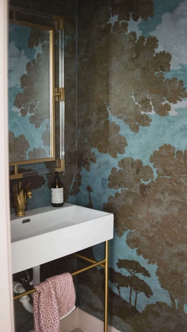 The perfect neutral pink… @sherwinwilliams Doeskin 🙌🏼 Obviously I love pink, but some people need to ease in and this is the perfect color to do so! This muted pink (closer to brown!) is great for trim work or even the walls in a nursery?!