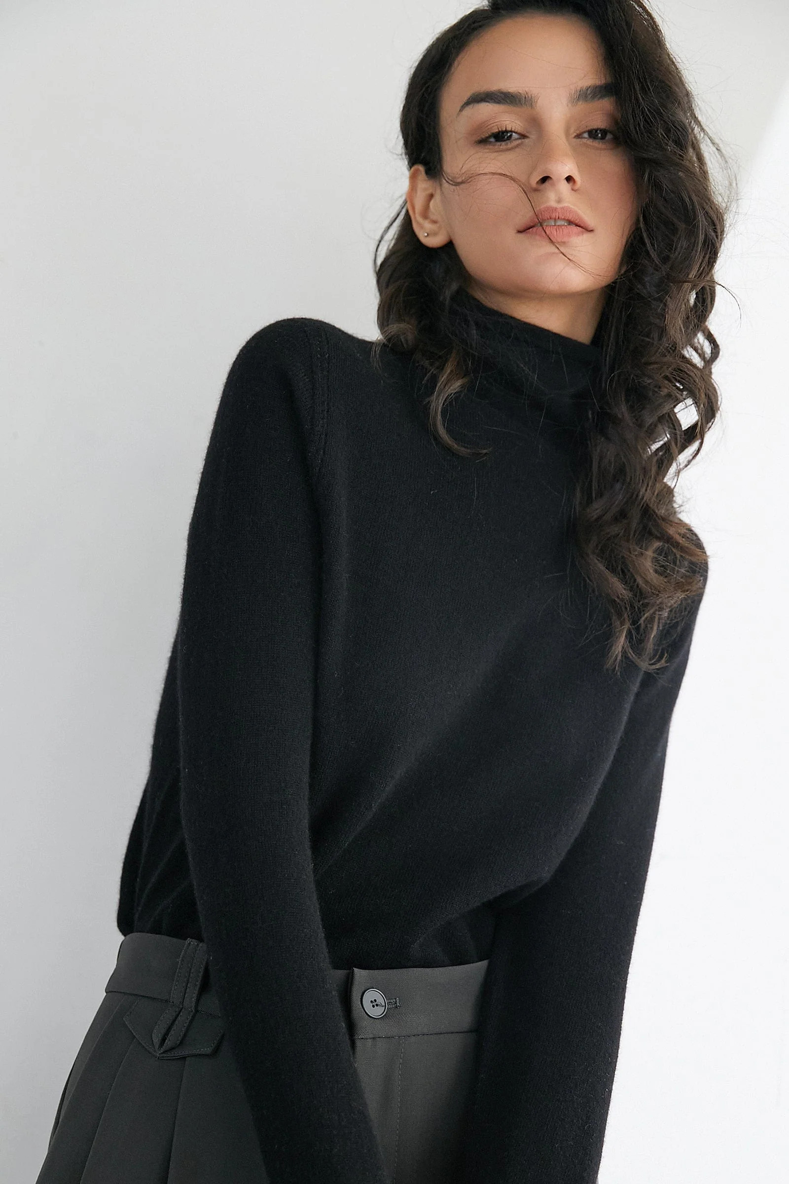 Crispin Black 100% Wool Long-Sleeve Turtleneck Sweater | J.ING