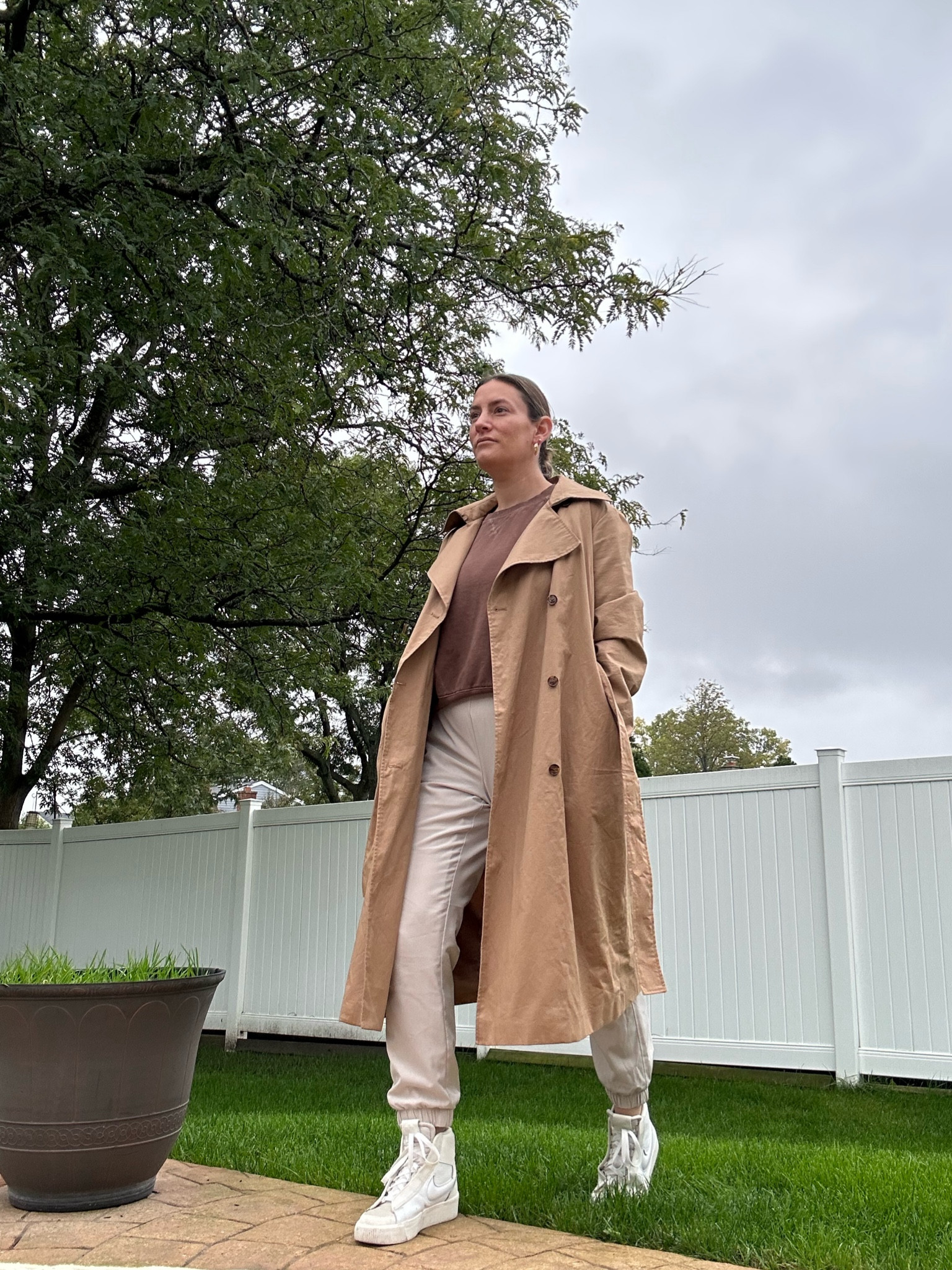 Spring Fit
.
Midwest spring can be damp. Stay dry with leather hi tops (save those canvas kicks for summer heat). 
.
Here, I’m relaxing in style with my Nike hi tops, dressy joggers, crew neck sweatshirt, and forever trench. 

#LTKSeasonal #LTKstyletip #LTKshoecrush