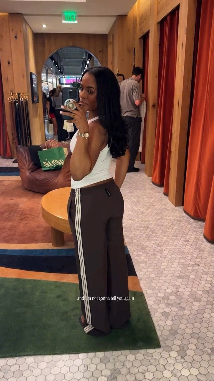 Basics / capsule wardrobe are my go to life hacks. Even when I’m dressing down I want to look out together so I just spend time looking for quality pieces. Obviously a lot of my staples are from @aritzia! Don’t fight me about the prices - I call them an investment 😩 
P.S I tend to size up for looser fits and I’m pretty small so I have to get these adjusted sometimes. Would you rock some of these 👀

#ootd #capsulewardrobe #outfitoftheday  #aritzia #aritziastyle #summerfashion #athleisurewear