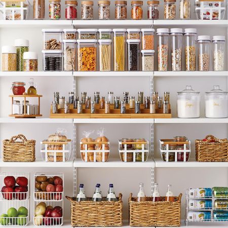 Kitchen perfection from the Container Store, OXO Storage, and The Home Edit!

#storage #kitchengoals #organization 