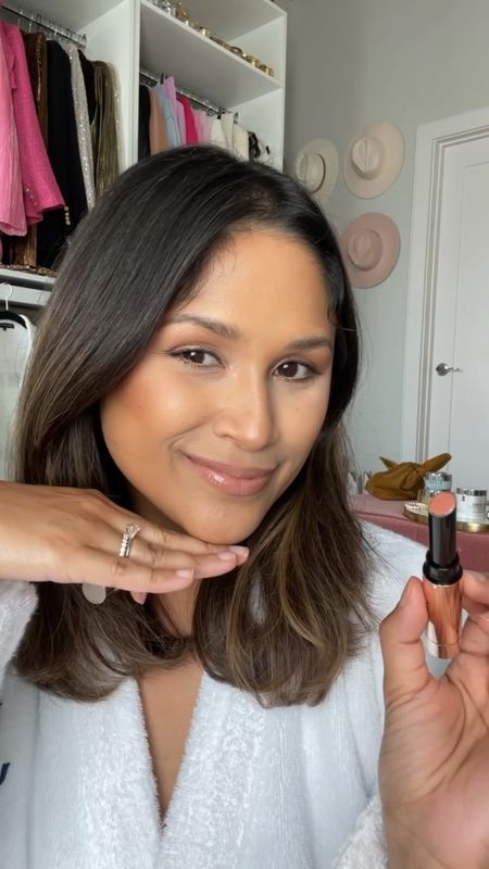 Love this iconic London fuller pout lip liner & melting touch lip balm! Wearing the color  “unbothered in the liner & “undone” in the lip balm.
…
#iconiclondon #revolvebeauty #makeup #nudelips 

#LTKFind #LTKbeauty #LTKunder50
