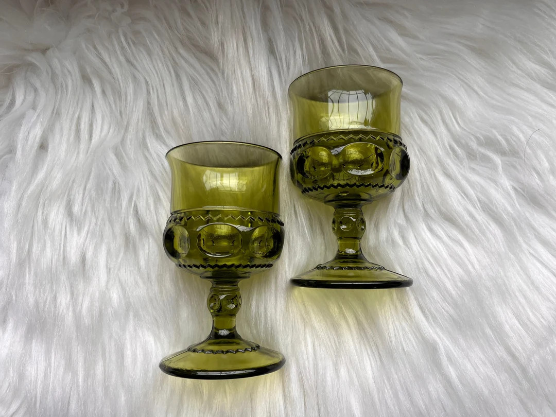 Vintage Set of 2 Indiana Glass Kings Crown Avocado Green Thumbprint Colored Glass Goblets MCM Kit... | Etsy (US)