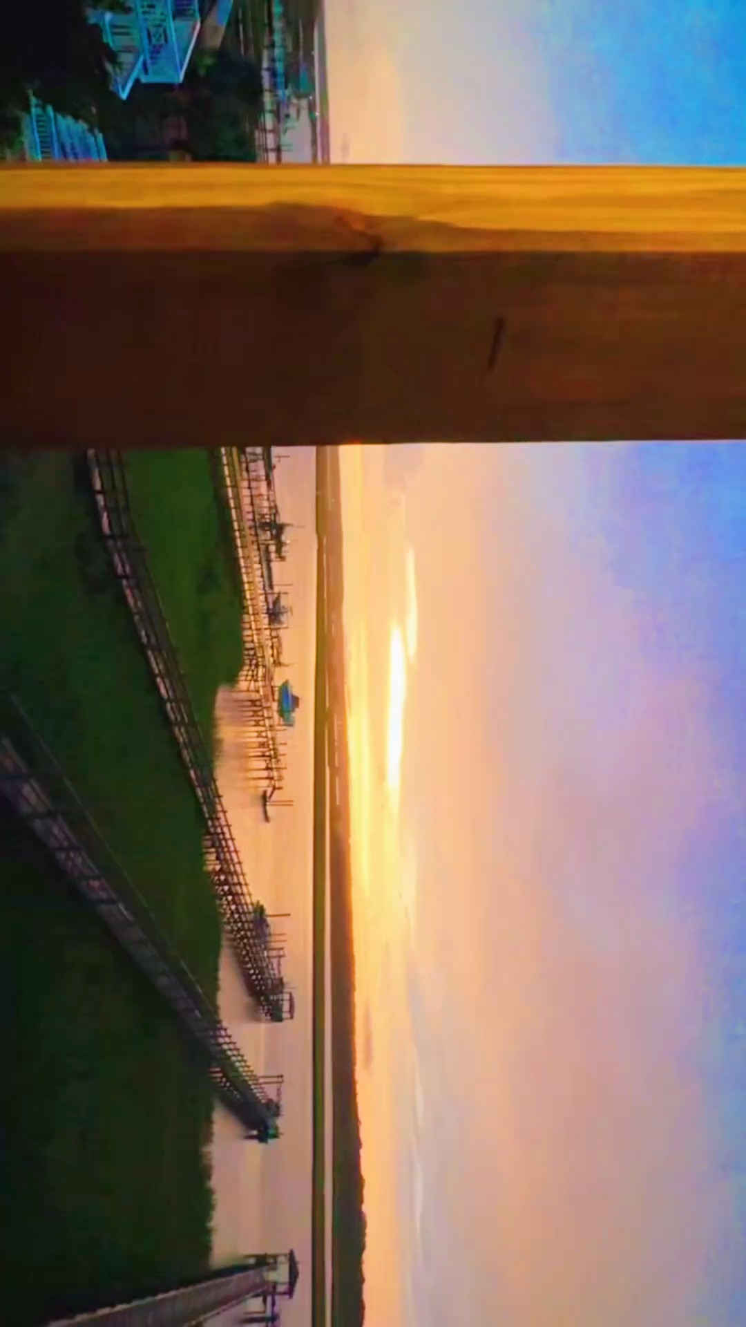 Last night was the coziest with this thunderstorm ⛈️ over the marsh and sunset 🌅  shining through, too!! Just beautiful!! 🤩