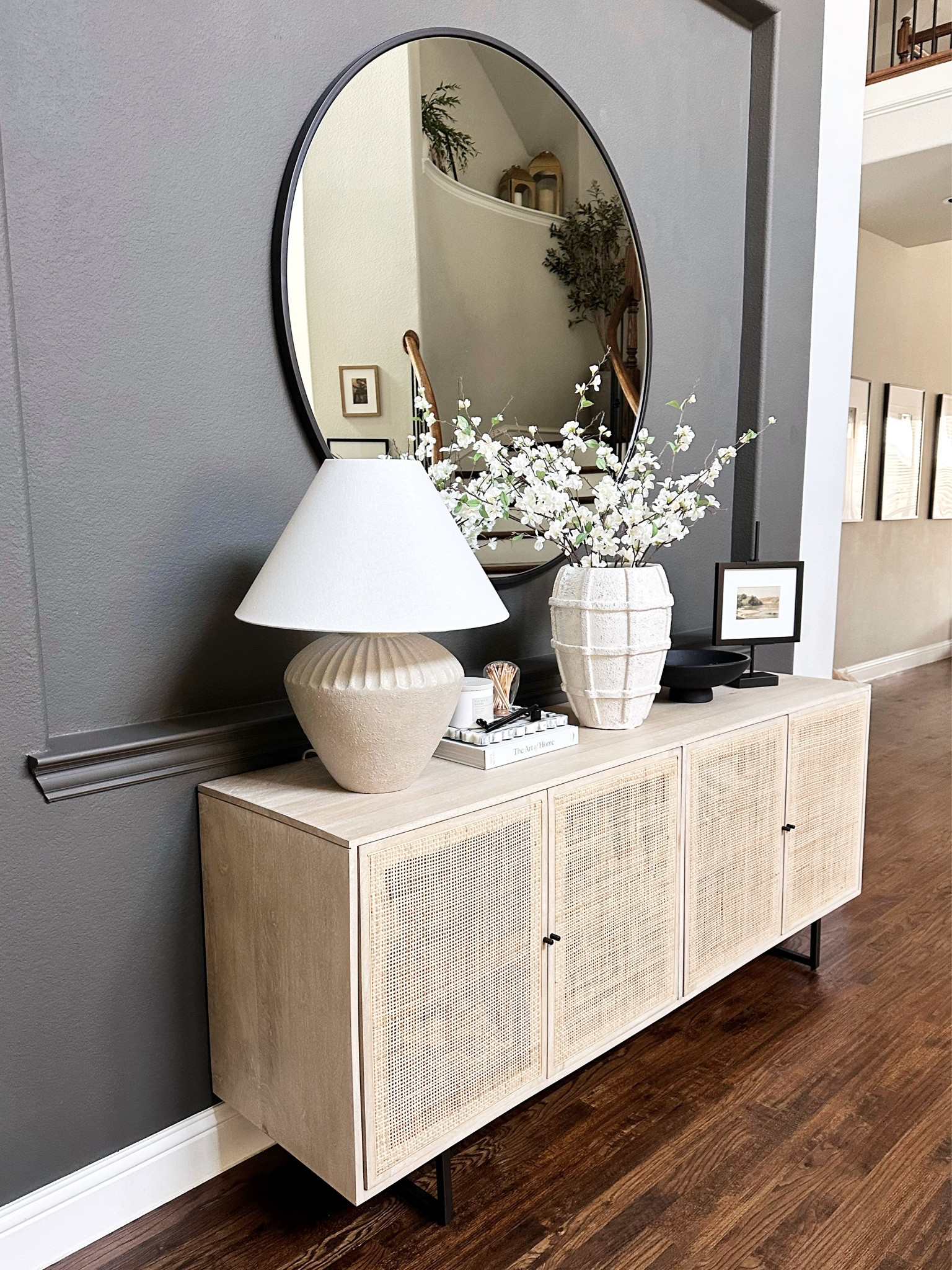 Entryway decor with earthy, modern decor 🤍

#LTKStyleTip #LTKHome