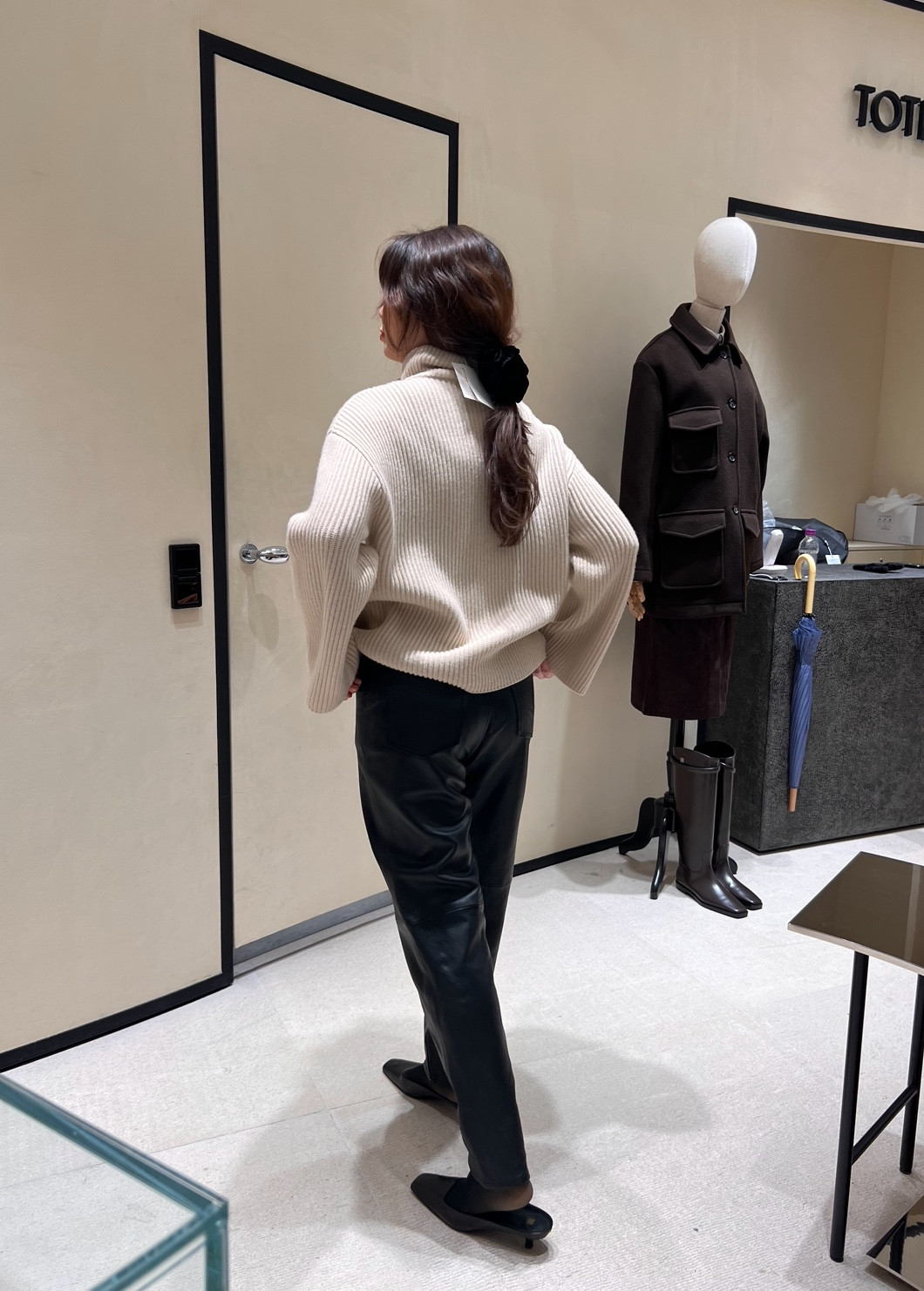 TOTEME Knitted pullover & leather pants

#LTKAsia #LTKU #LTKstyletip