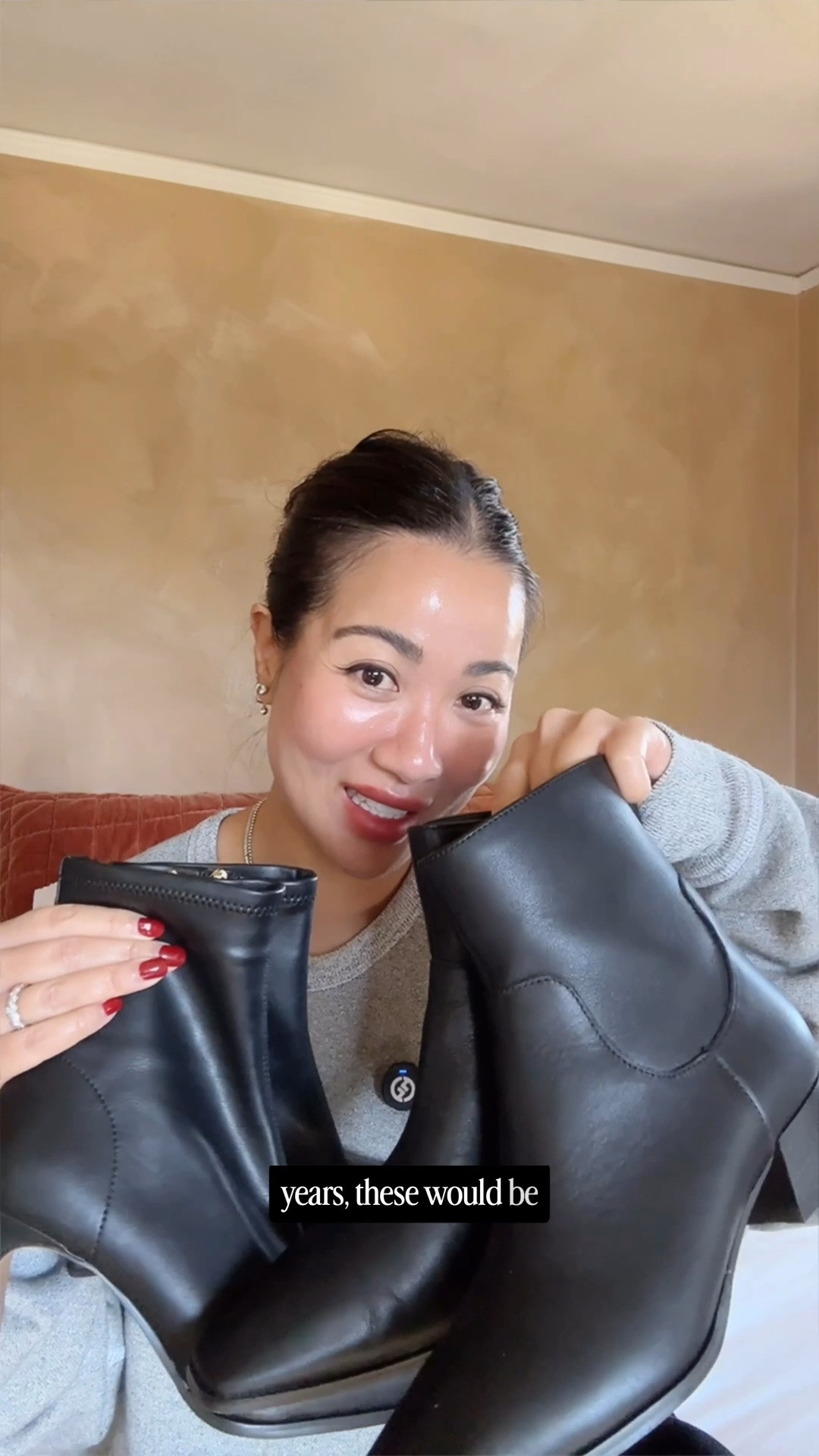 @vincecamuto Friends & Family Event with 30% off sitewide through October 15! 

These two boots, I find the fit TTS, but with thick socks, I suggest sizing up 1/2 size.

#vincecamutopartner #ad