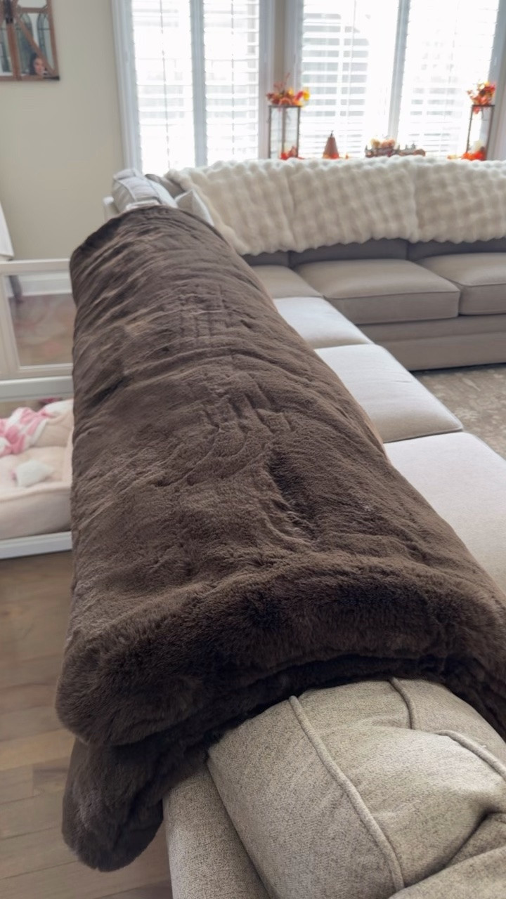Cozy Earth Throw Blankets. Code: CE-MICHELEBELL