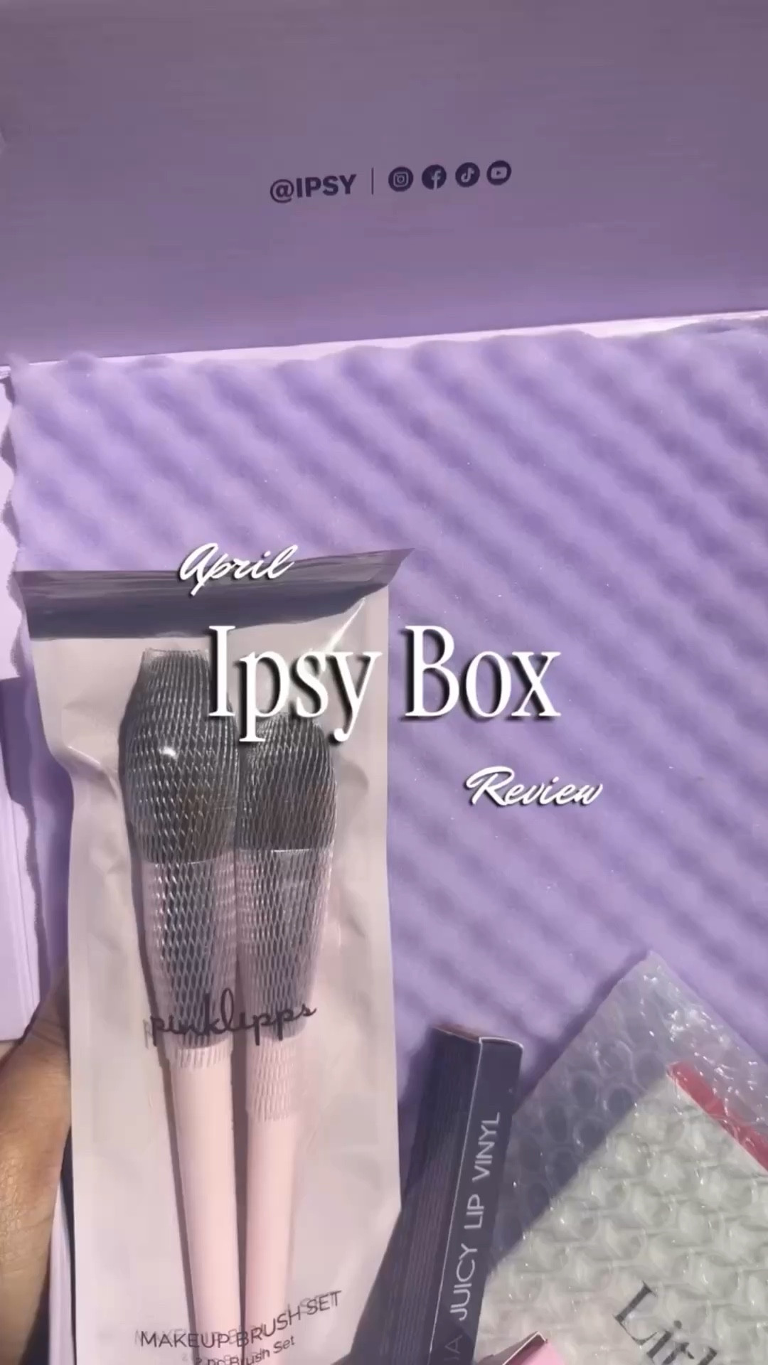 April @ipsy box review. 
Can’t wait to try what’s inside. 

@tartecosmetics 
@firstaidbeauty 
@earthharbor 
@lithebeauty.ca 
@pinklippscosmetics 

✨💕