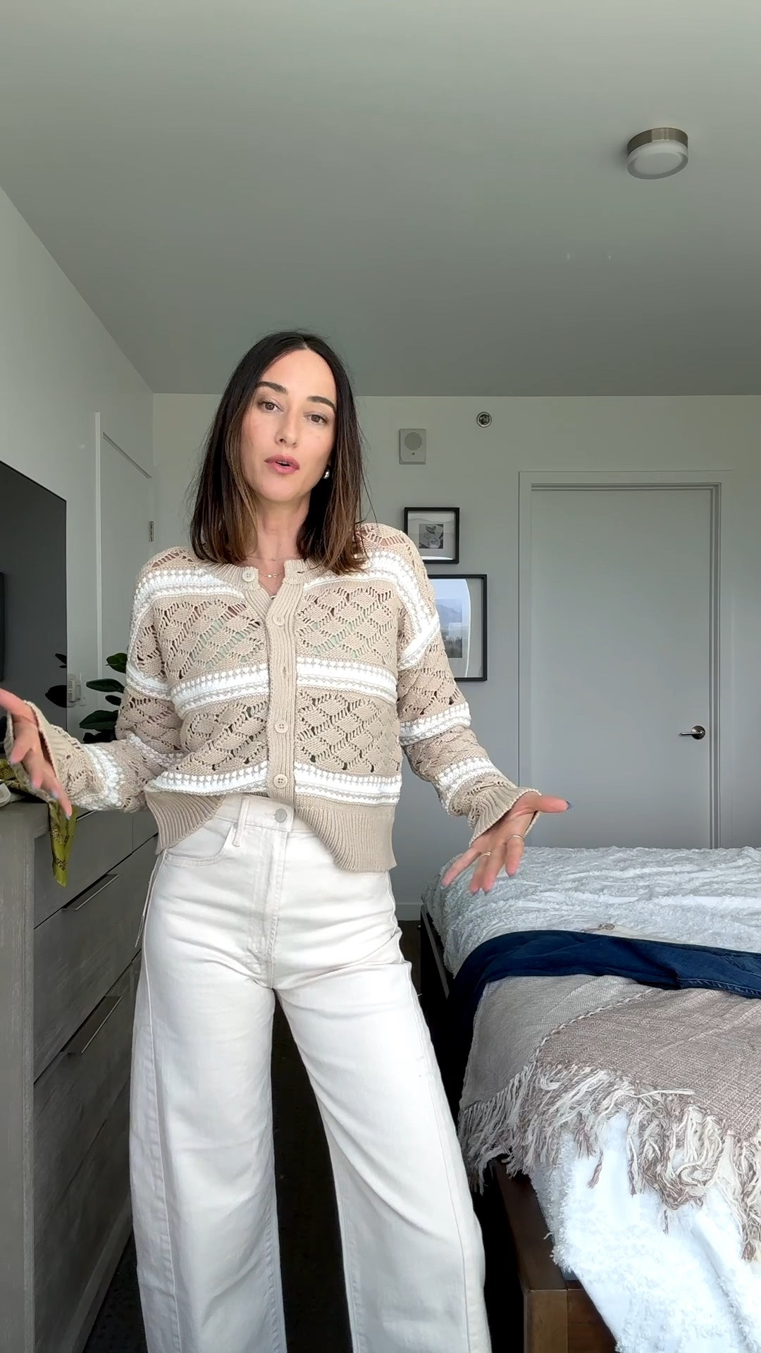 Height: 5.75” (almost 5’8)
120lbs, got a 26 jean (25 would have been just fine)
Very high-rise (better on tall girls)

Cardigan
Got a small, xs would have been fine (I wanted it roomier)

#LTKootd #LTKOver40 #LTKTravel