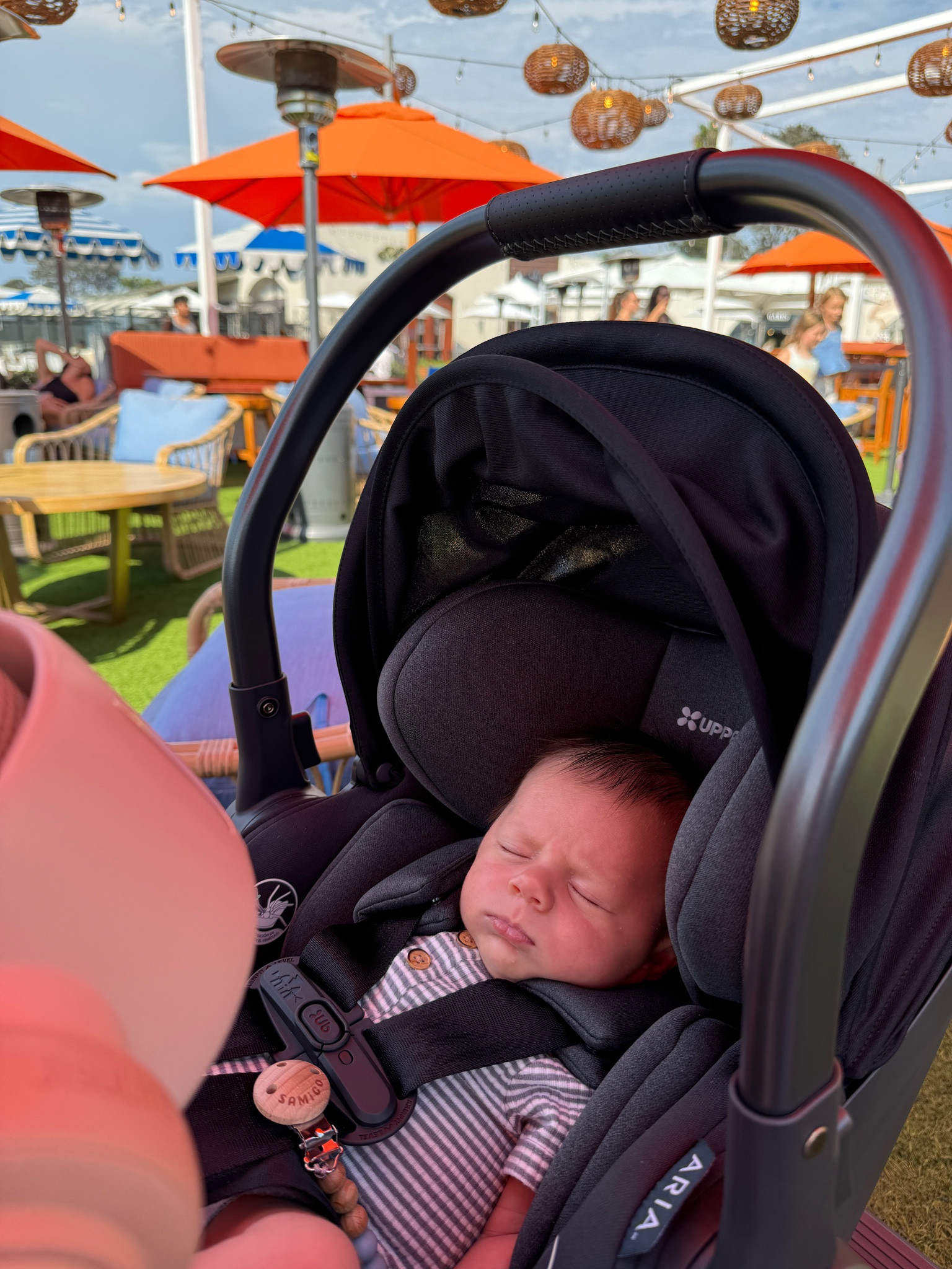 The best and most lightweight infant car seat 🙌🏽 add this to your registry it’s only 6lbs 

#LTKBaby #LTKBump #LTKFamily