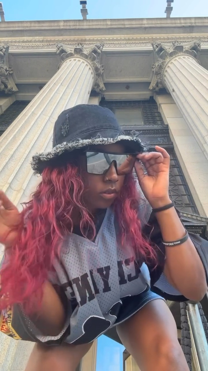 grwm for a shoot in nyc 📸✨
@fentyskin 
.
.
.
.
.
#grwmroutine #grwmreels #grwmskincare #grwmoutfit #nycphotoshoot #nyfwshoot #streetwearinspo #blackhistorymonth2025 #fashioninspos

#LTKStyleTip #LTKBeauty