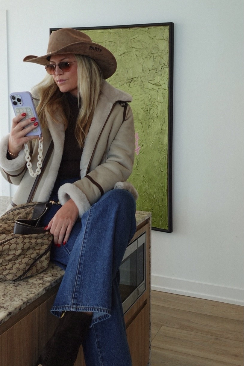 loooving my overland jane sheepskin coat - here’s how i’d style it for a trip to montana :) #ad 

#LTKStyleTip