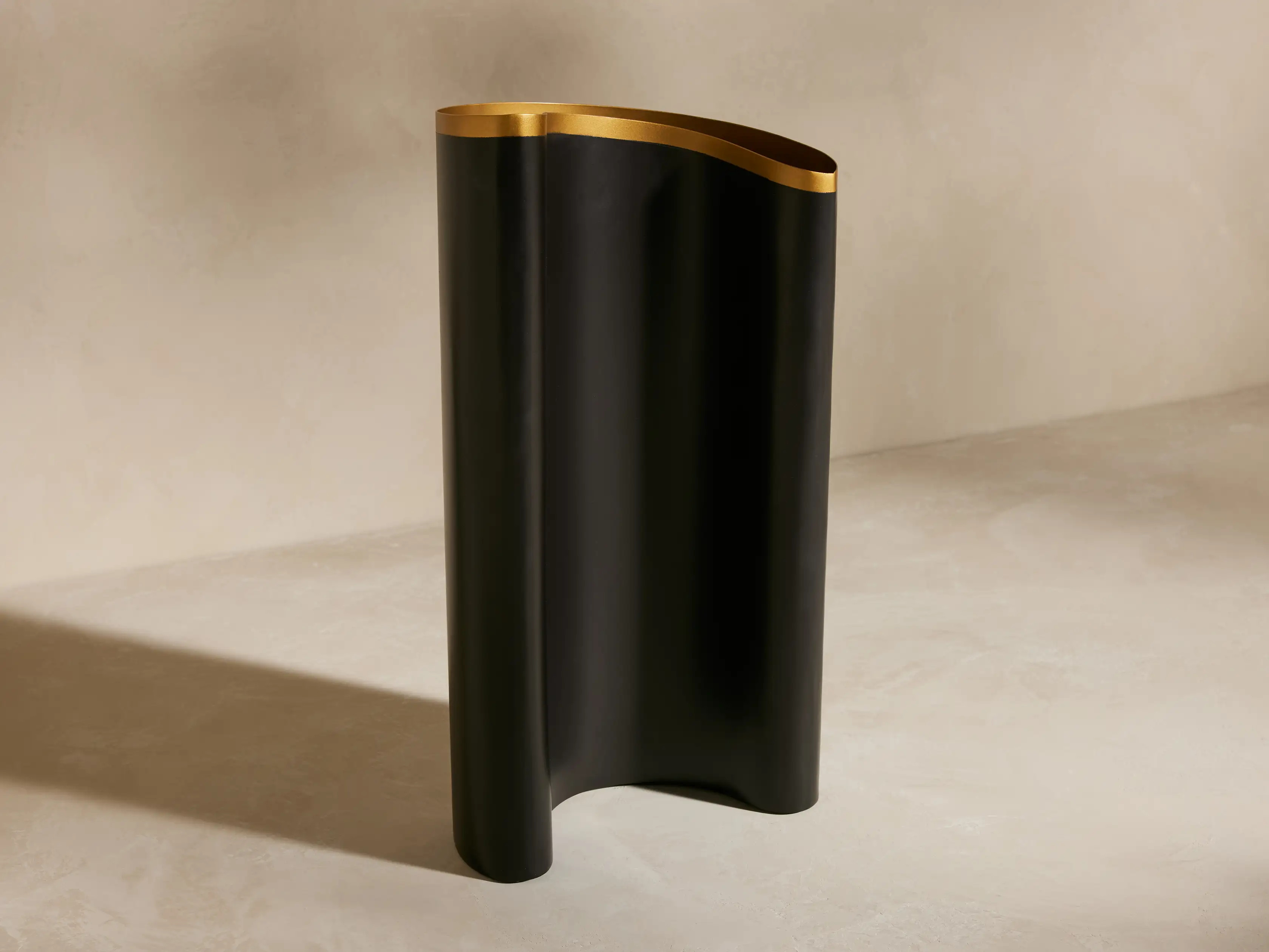 Nouria Abstract Vase | Arhaus