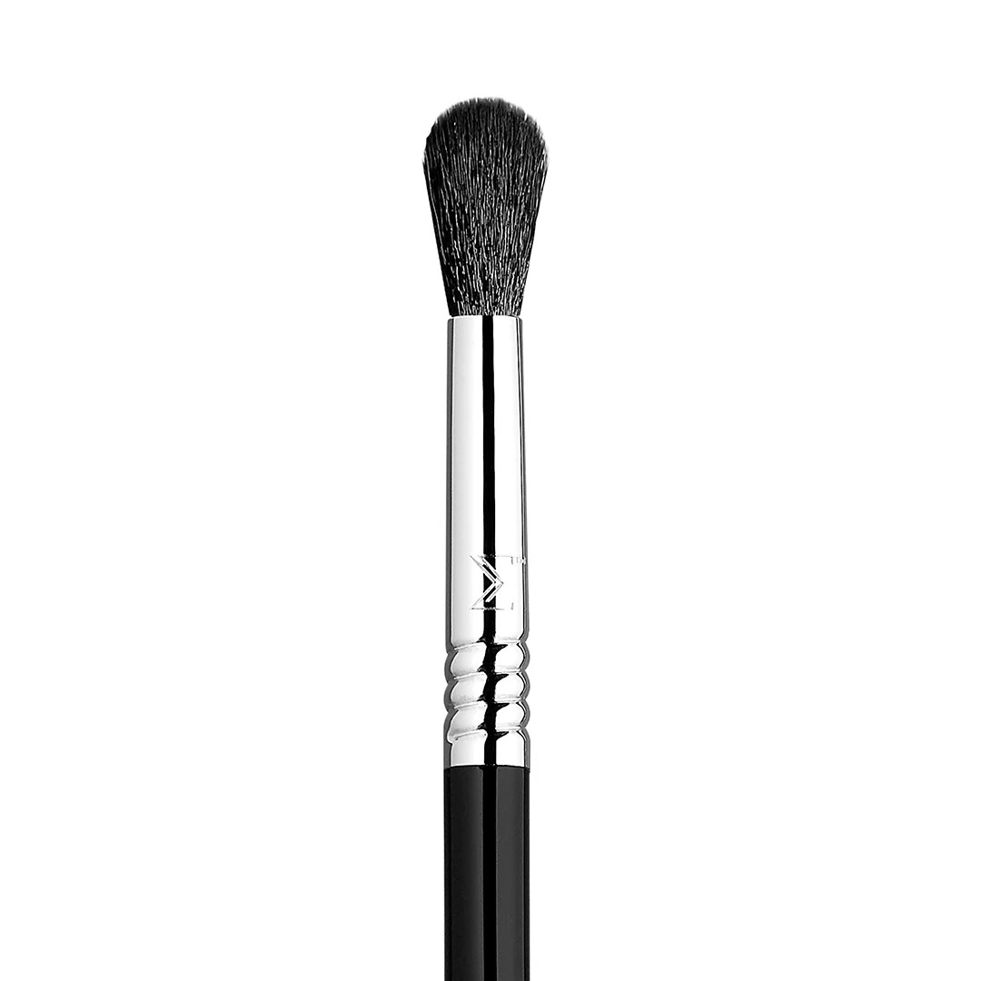 E40 TAPERED BLENDING BRUSH | Sigma Beauty