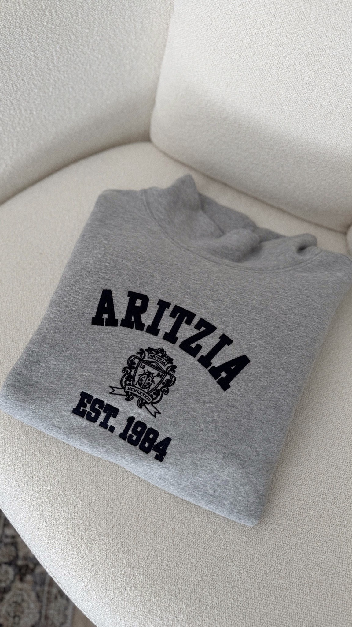 Is it cold outside? Absolutely not… am I waiting for this sweatshirt to sell out? Also absolutely not ✨ so stinking cute (don’t need to size up it’s already oversized)

#aritzia #sweatshirt #sweater #fall #parke #trending #fallootd #fallsweatshirt

#LTKootd #LTKSeasonal #LTKdayinmylife